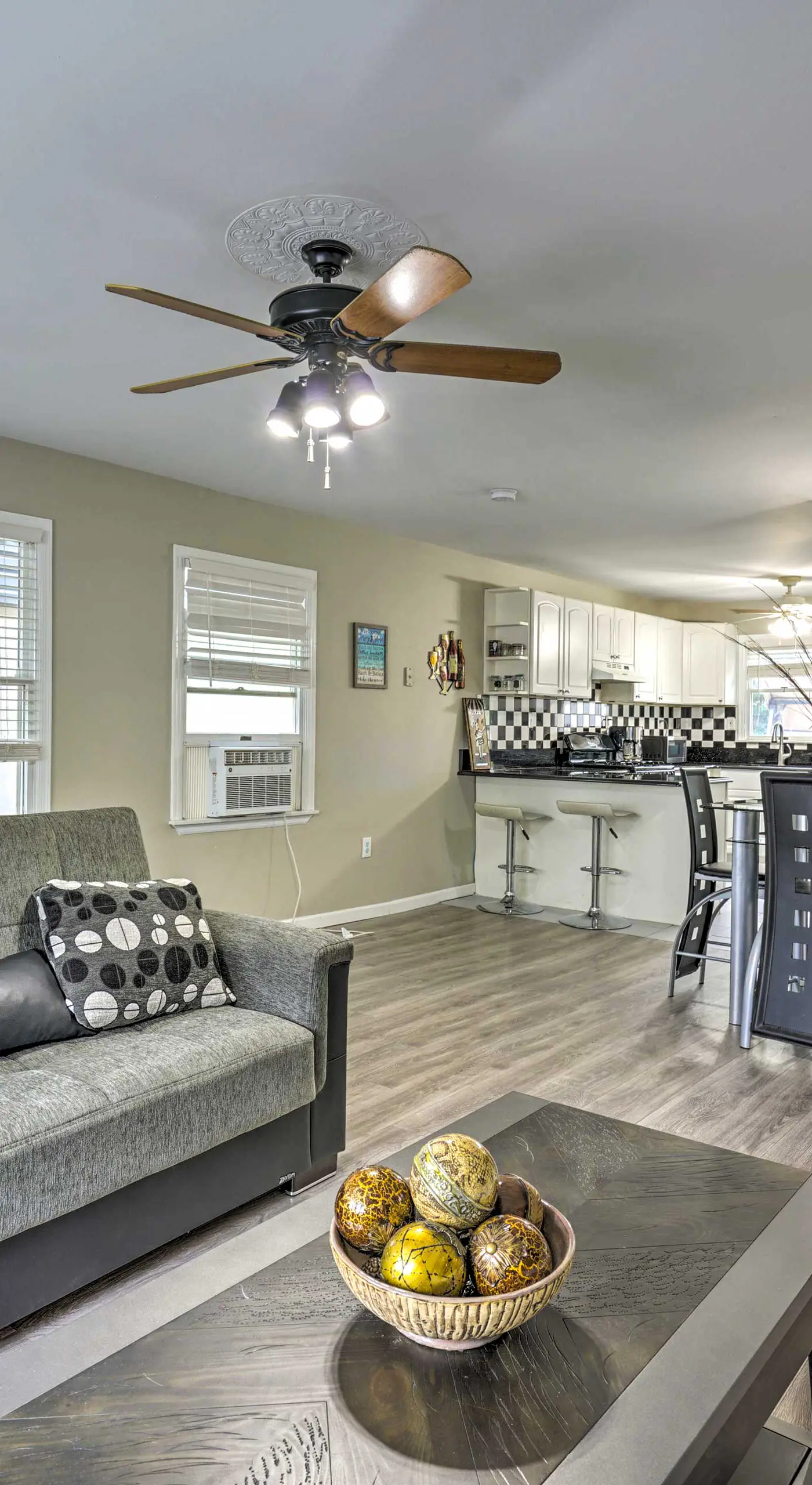 Family-Friendly Keansburg Home: Walk to Beach!