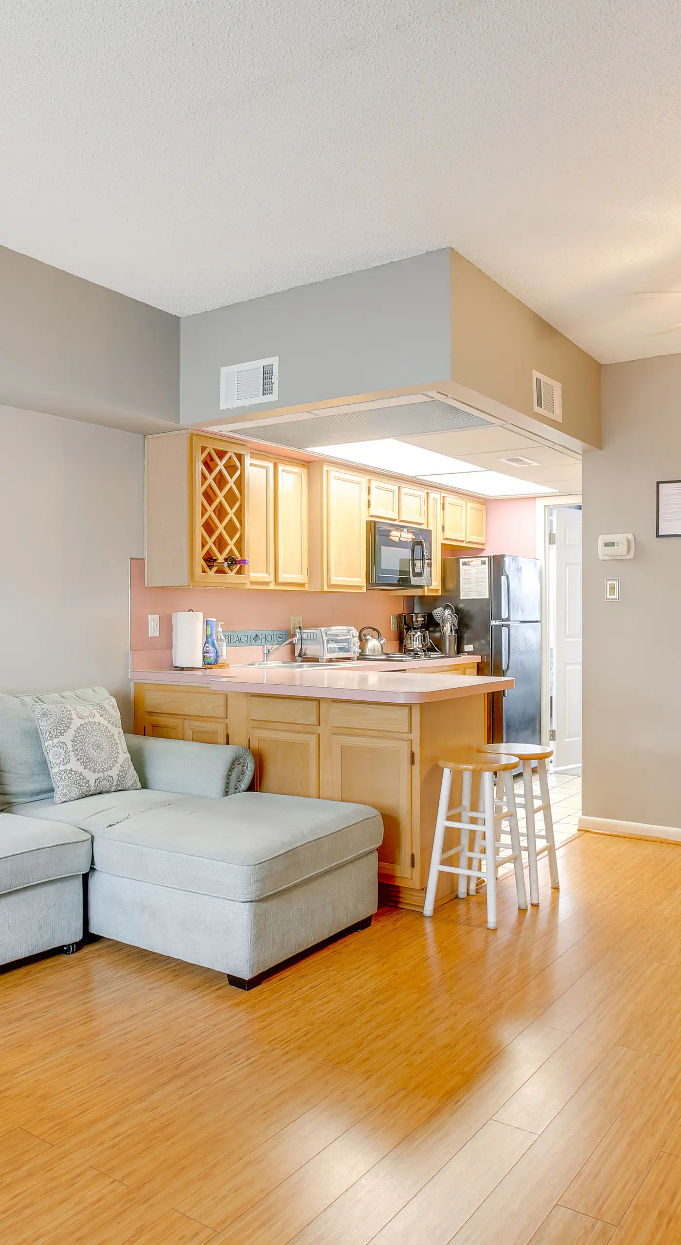 Quaint Wildwood Condo ~ Walk to Beach!