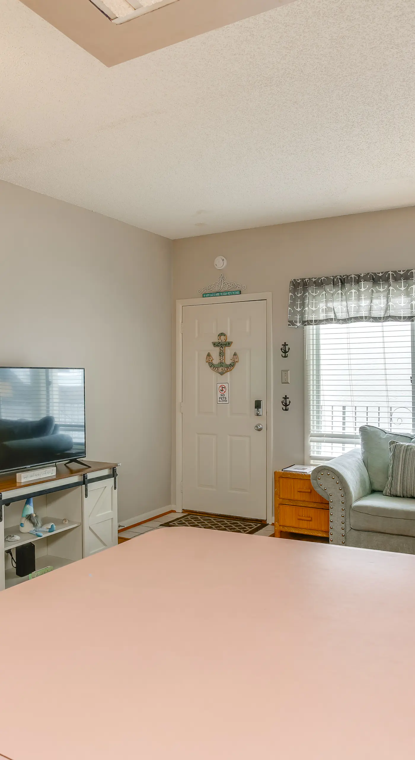 Quaint Wildwood Condo ~ Walk to Beach!