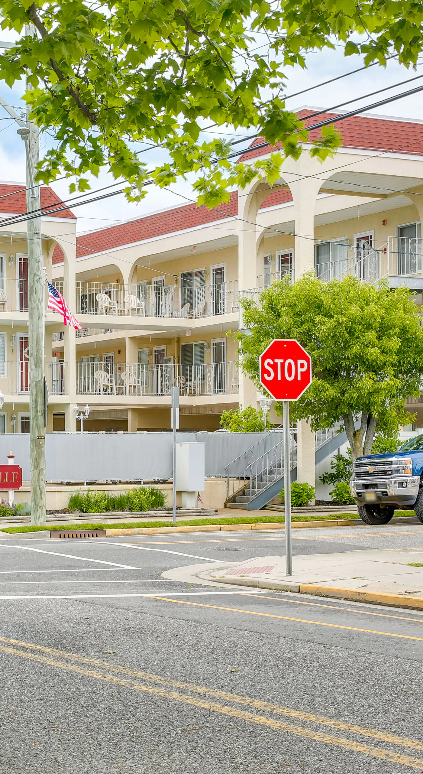 Quaint Wildwood Condo ~ Walk to Beach!