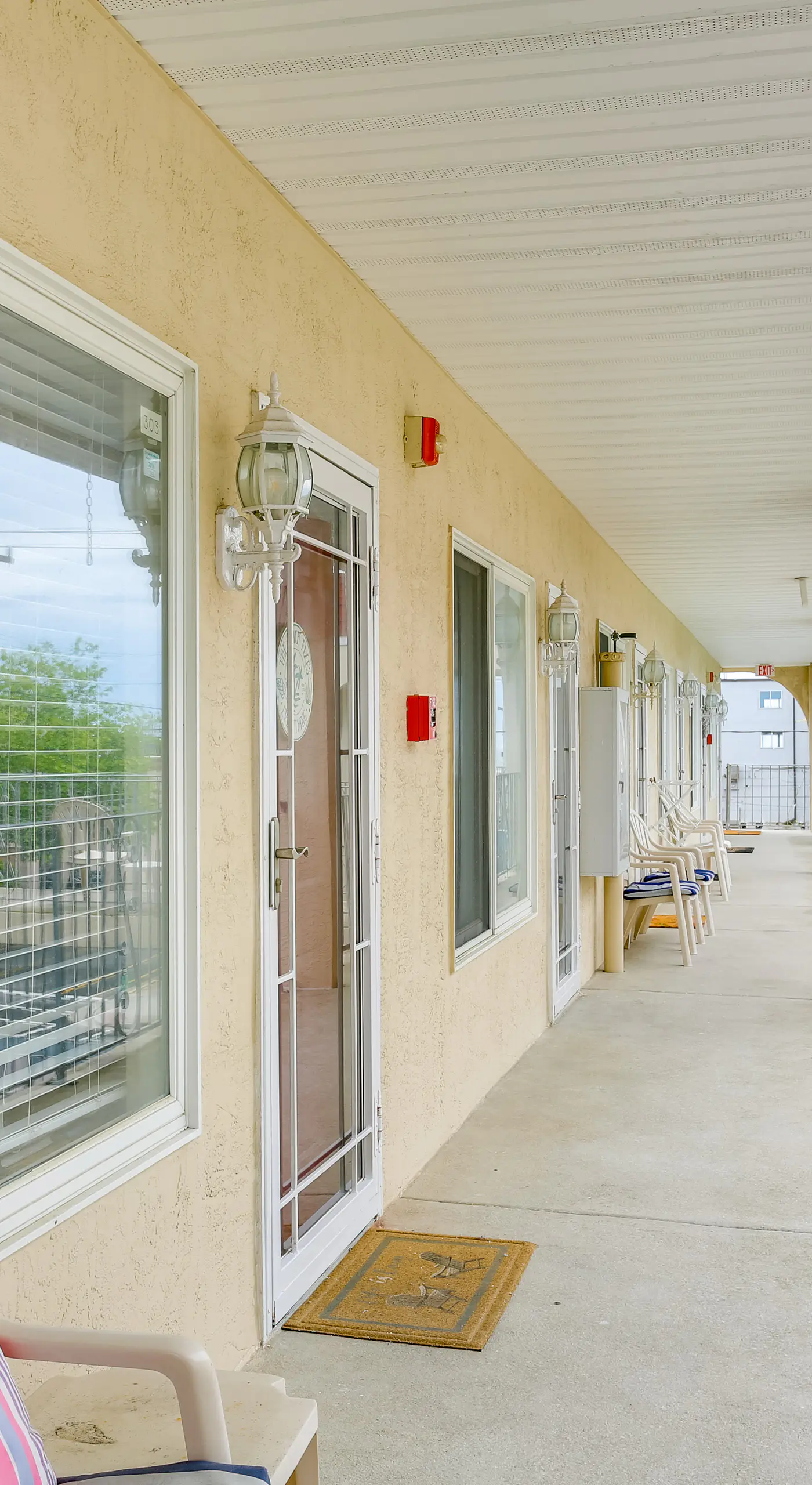 Quaint Wildwood Condo ~ Walk to Beach!
