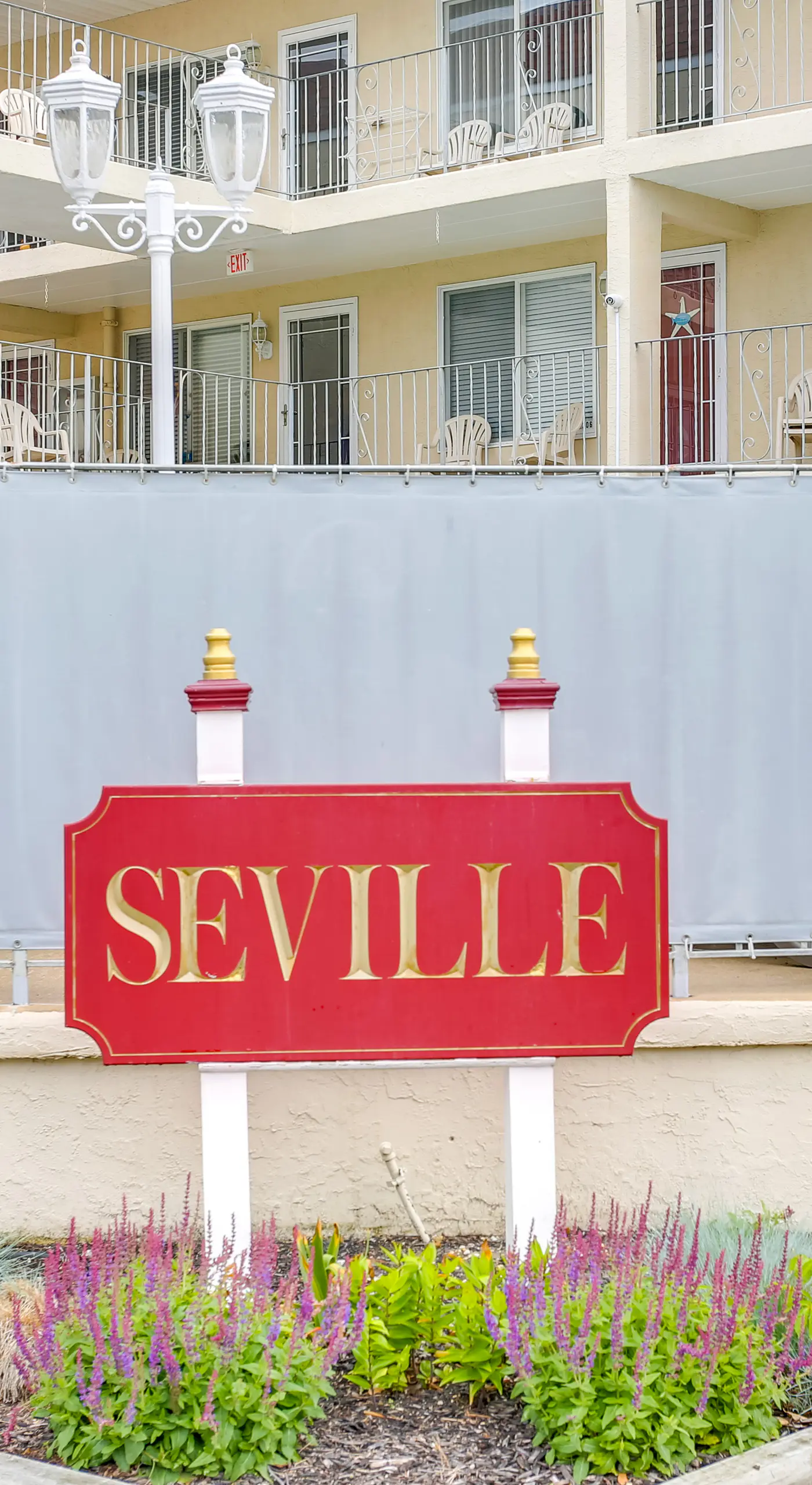 Quaint Wildwood Condo ~ Walk to Beach!