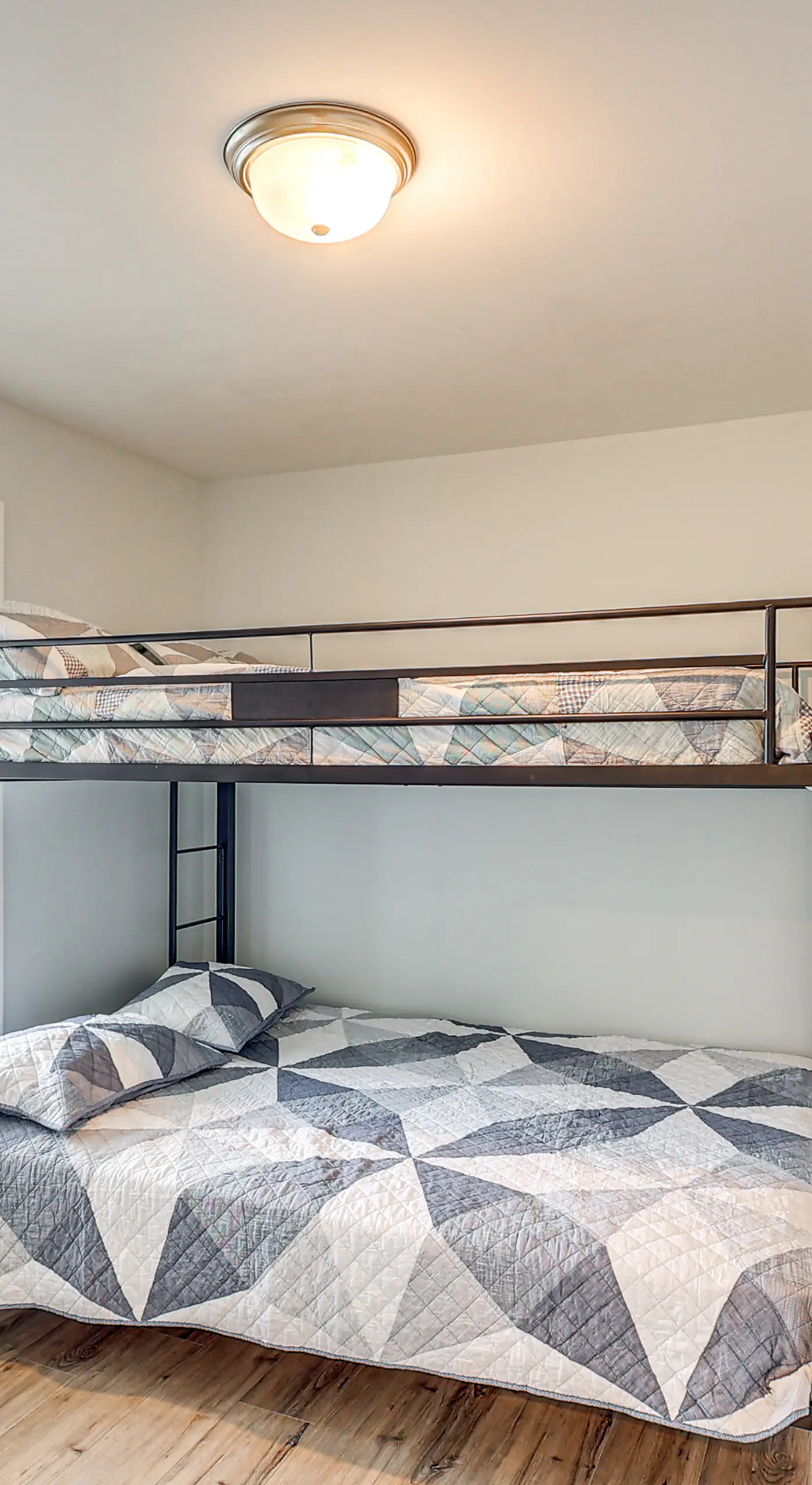 Wildwood Condo w/ Pool Access - Walk to Beach
