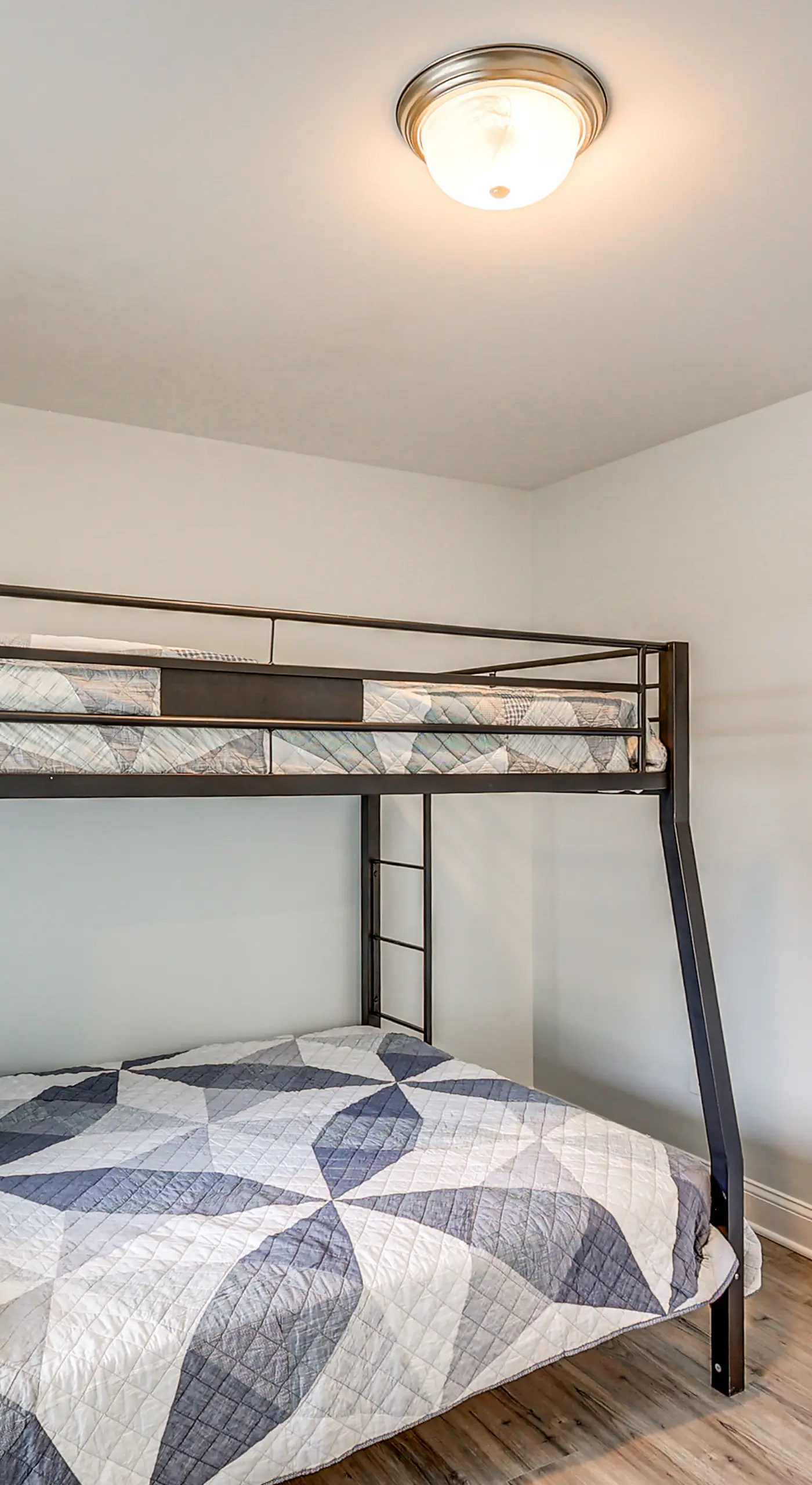 Wildwood Condo w/ Pool Access - Walk to Beach