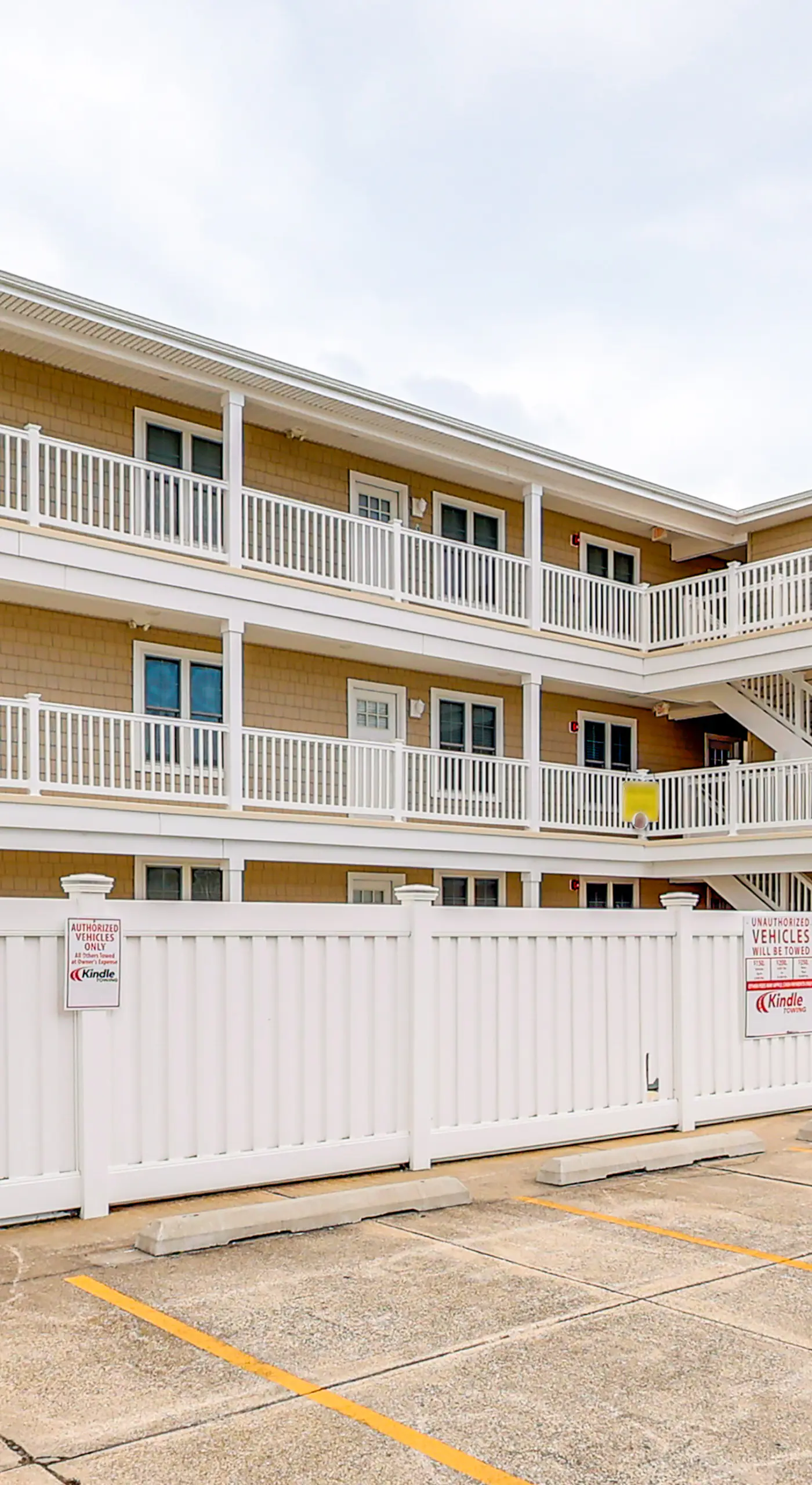 Wildwood Condo w/ Pool Access - Walk to Beach
