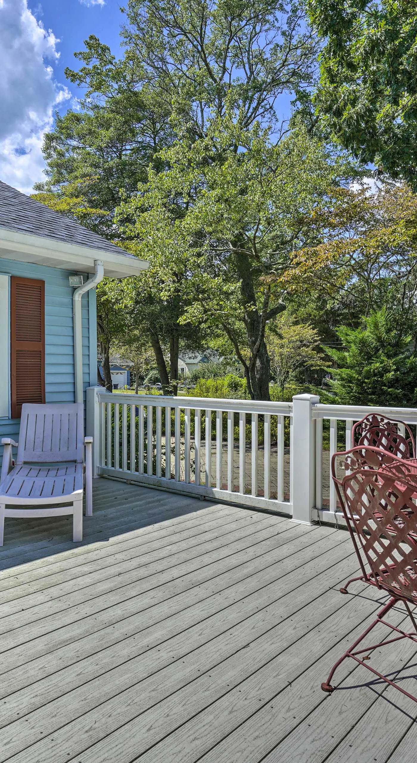 Dog-Friendly Waretown Home w/ Furnished Deck!