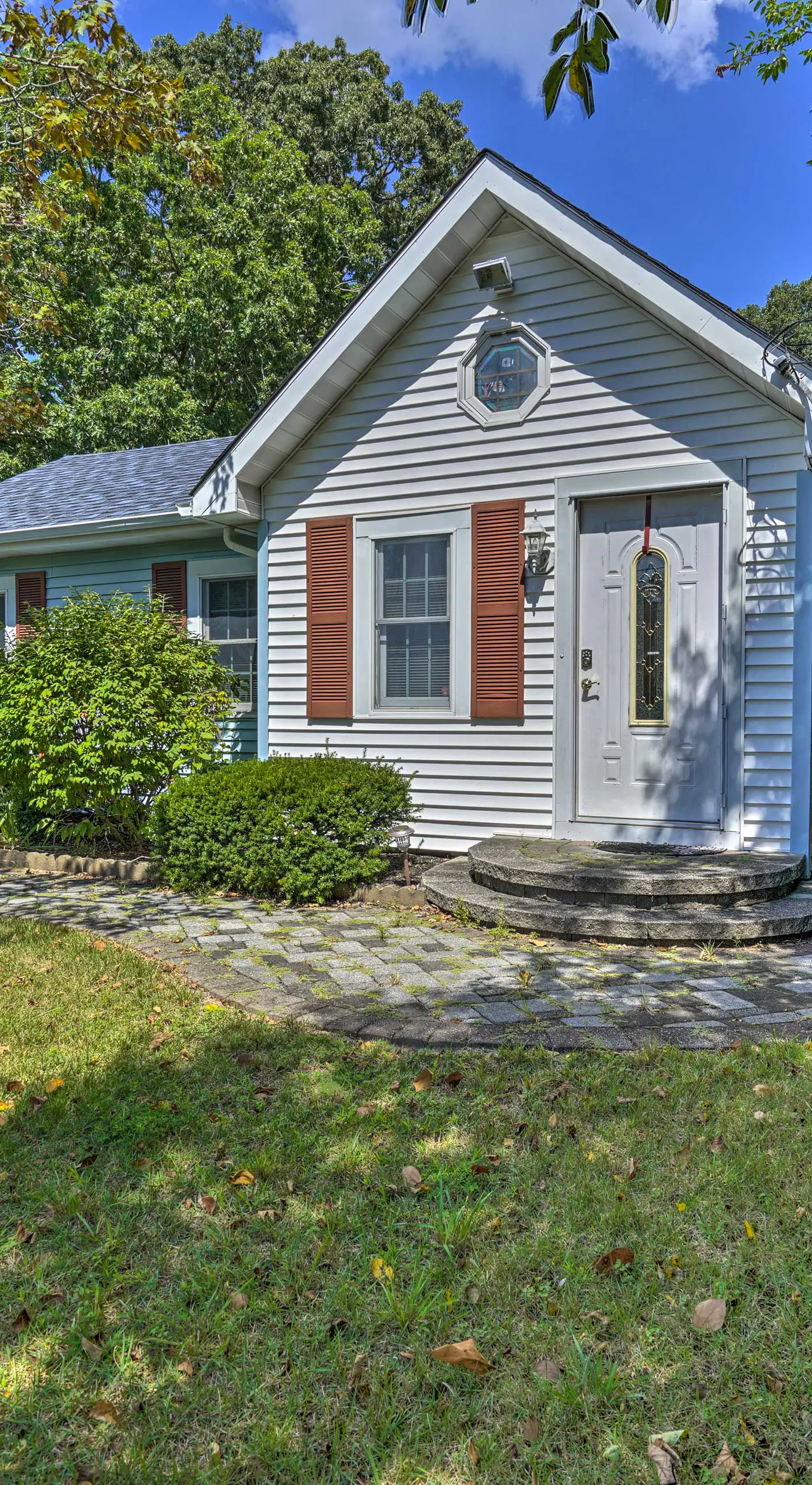 Dog-Friendly Waretown Home w/ Furnished Deck!