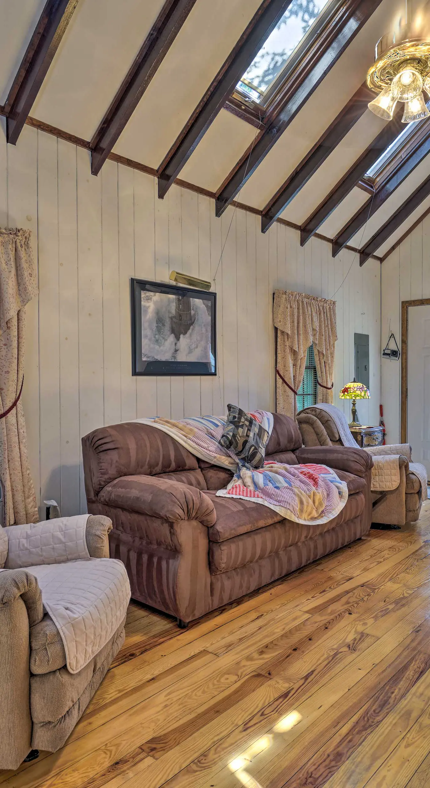 Dog-Friendly Waretown Home w/ Furnished Deck!