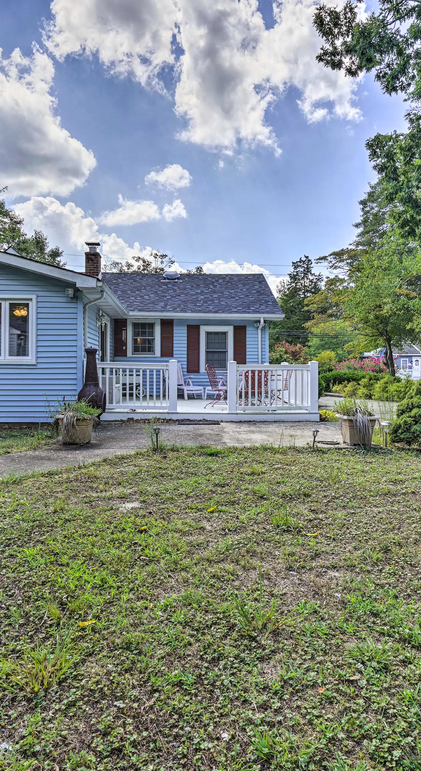 Dog-Friendly Waretown Home w/ Furnished Deck!