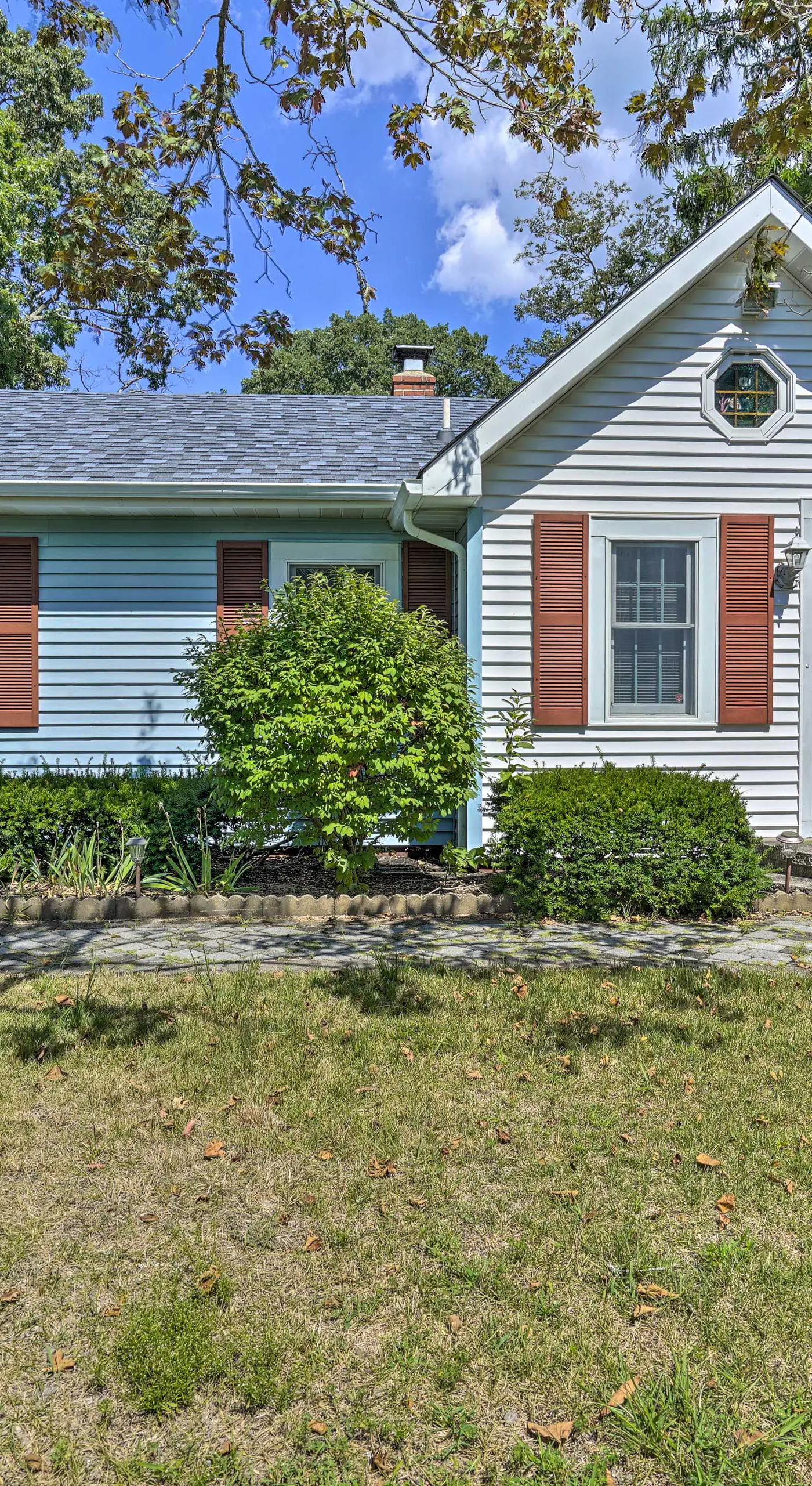 Dog-Friendly Waretown Home w/ Furnished Deck!