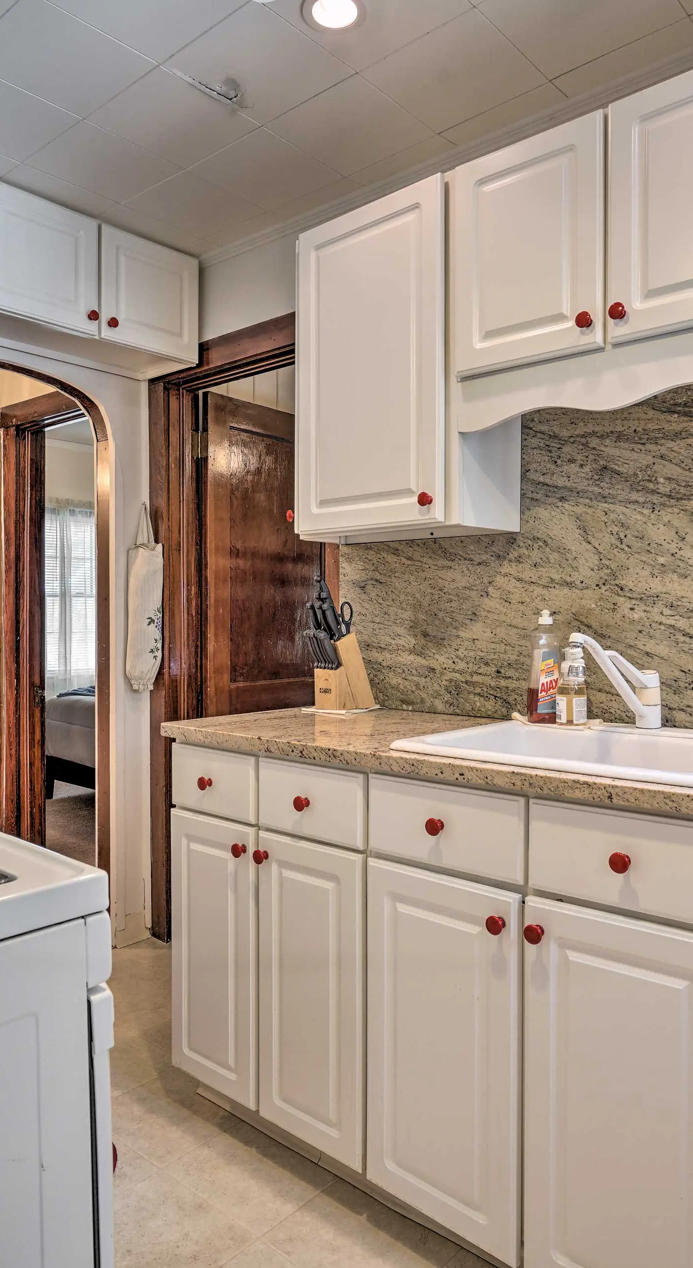 Dog-Friendly Waretown Home w/ Furnished Deck!