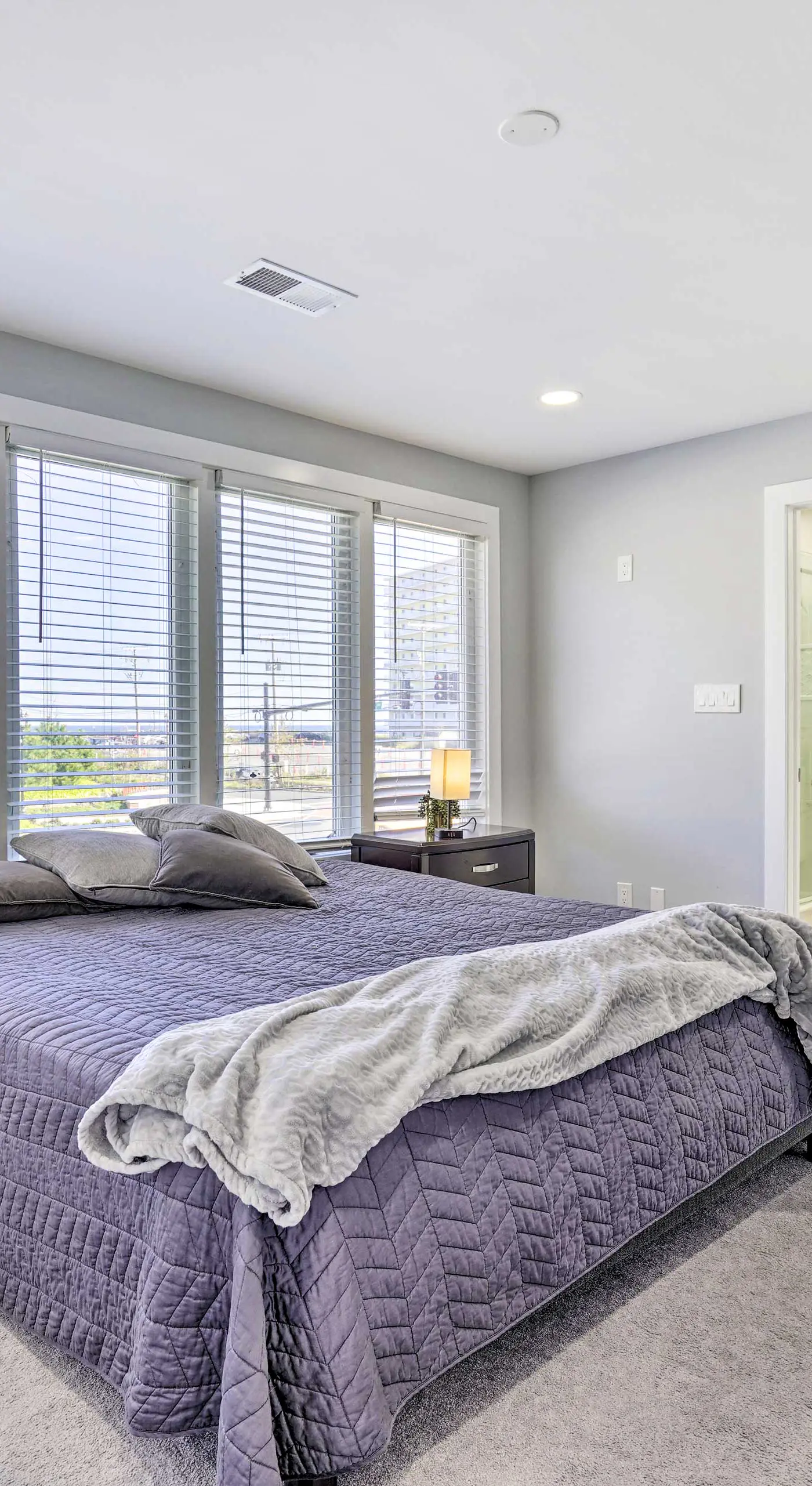 Long Branch Getaway: Grill, 1 Block to Beach!