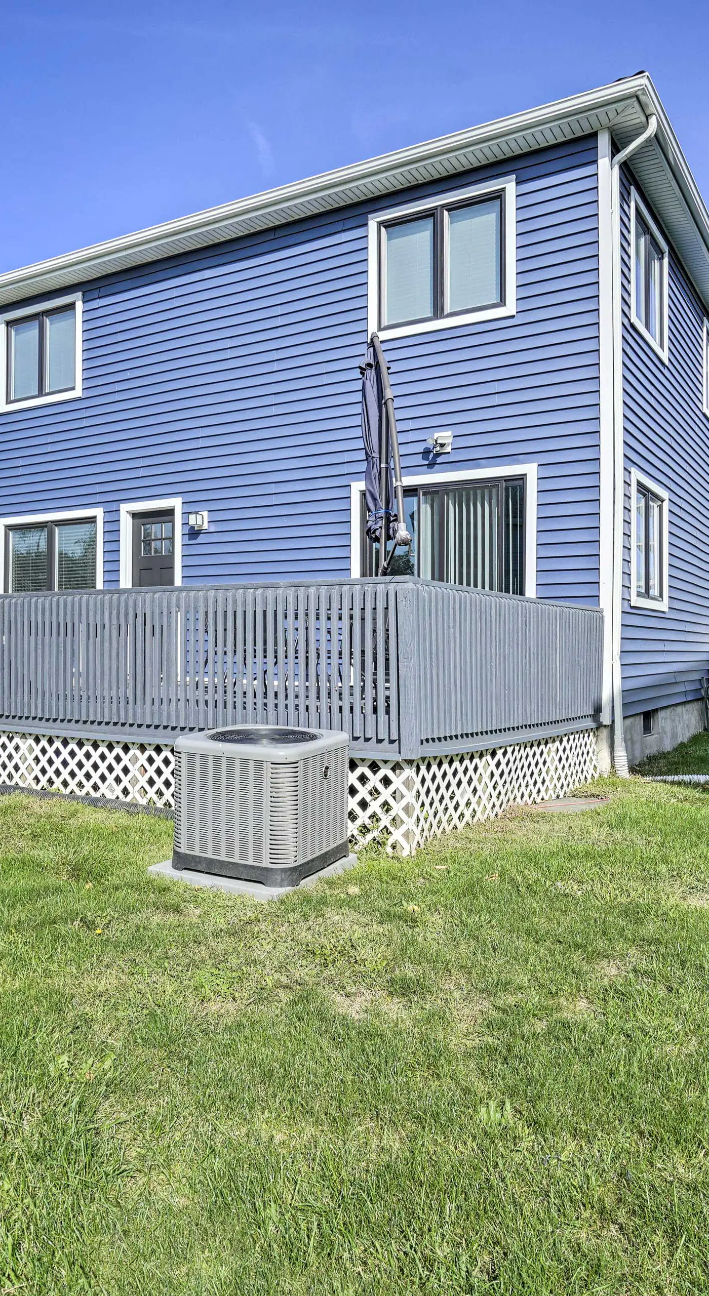 Long Branch Getaway: Grill, 1 Block to Beach!