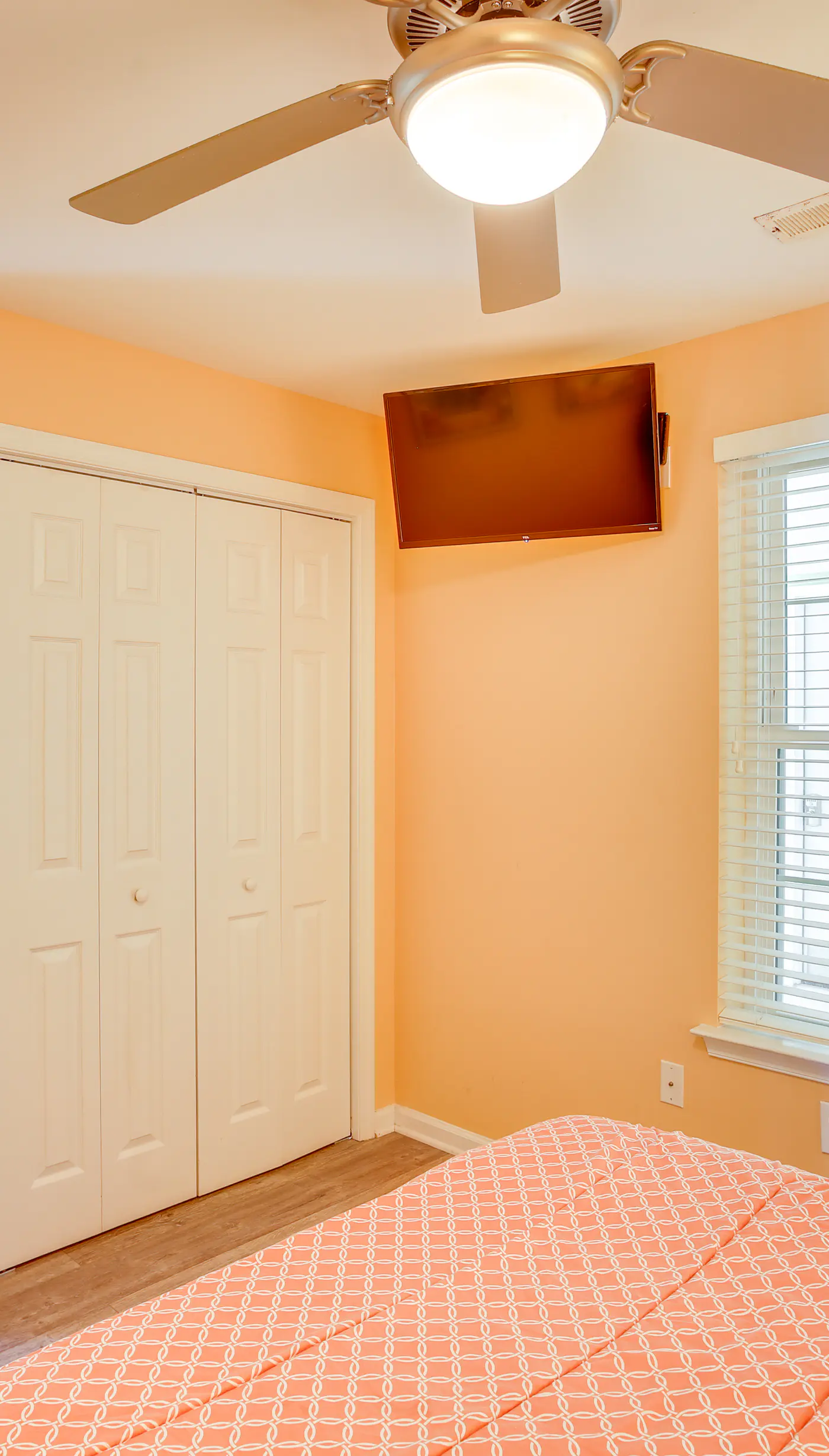 North Wildwood Condo - Beach Across Street!