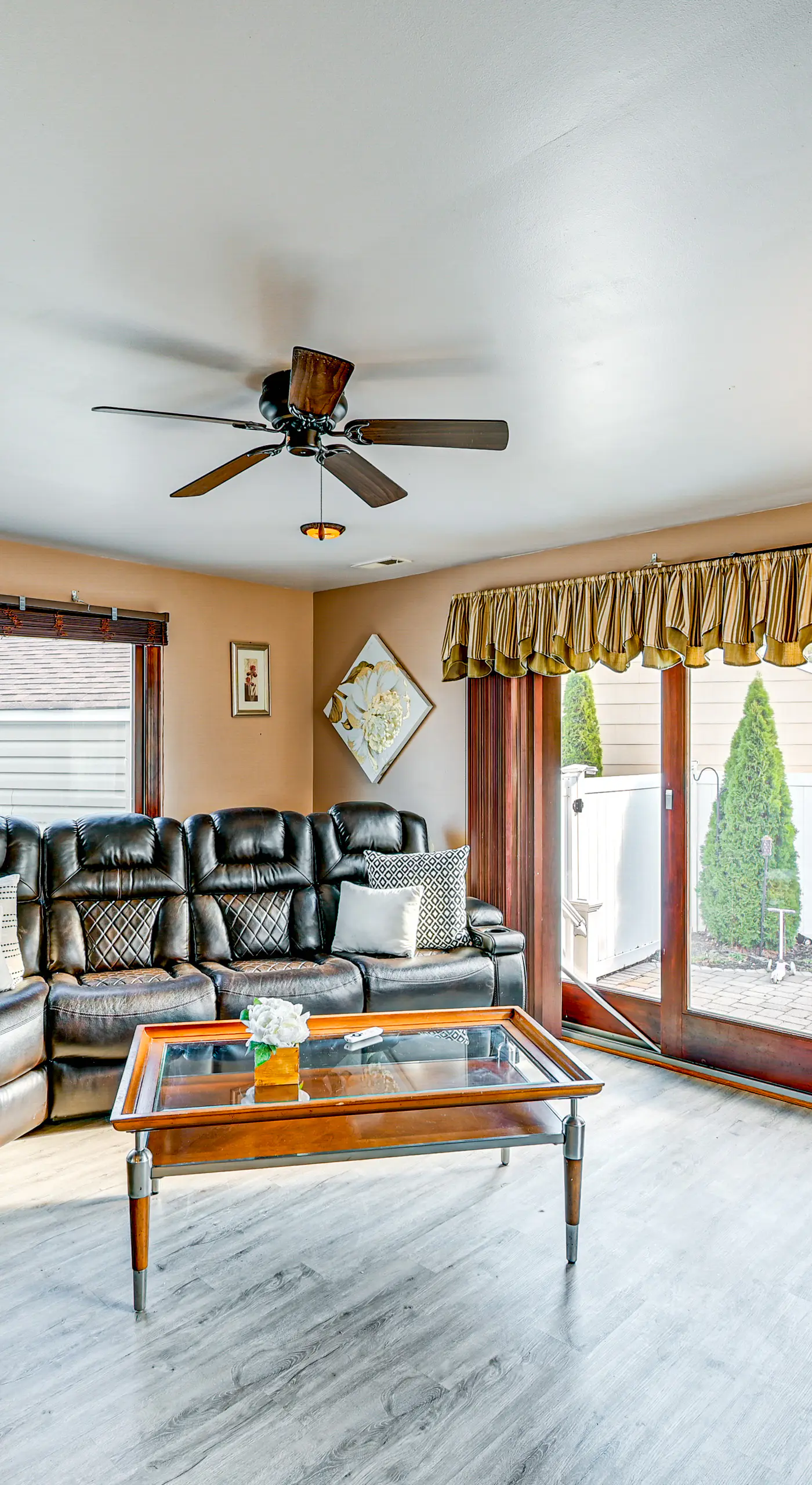 < 1 Mi to Ocean Gate Beach! Lovely Home w/ Hot Tub