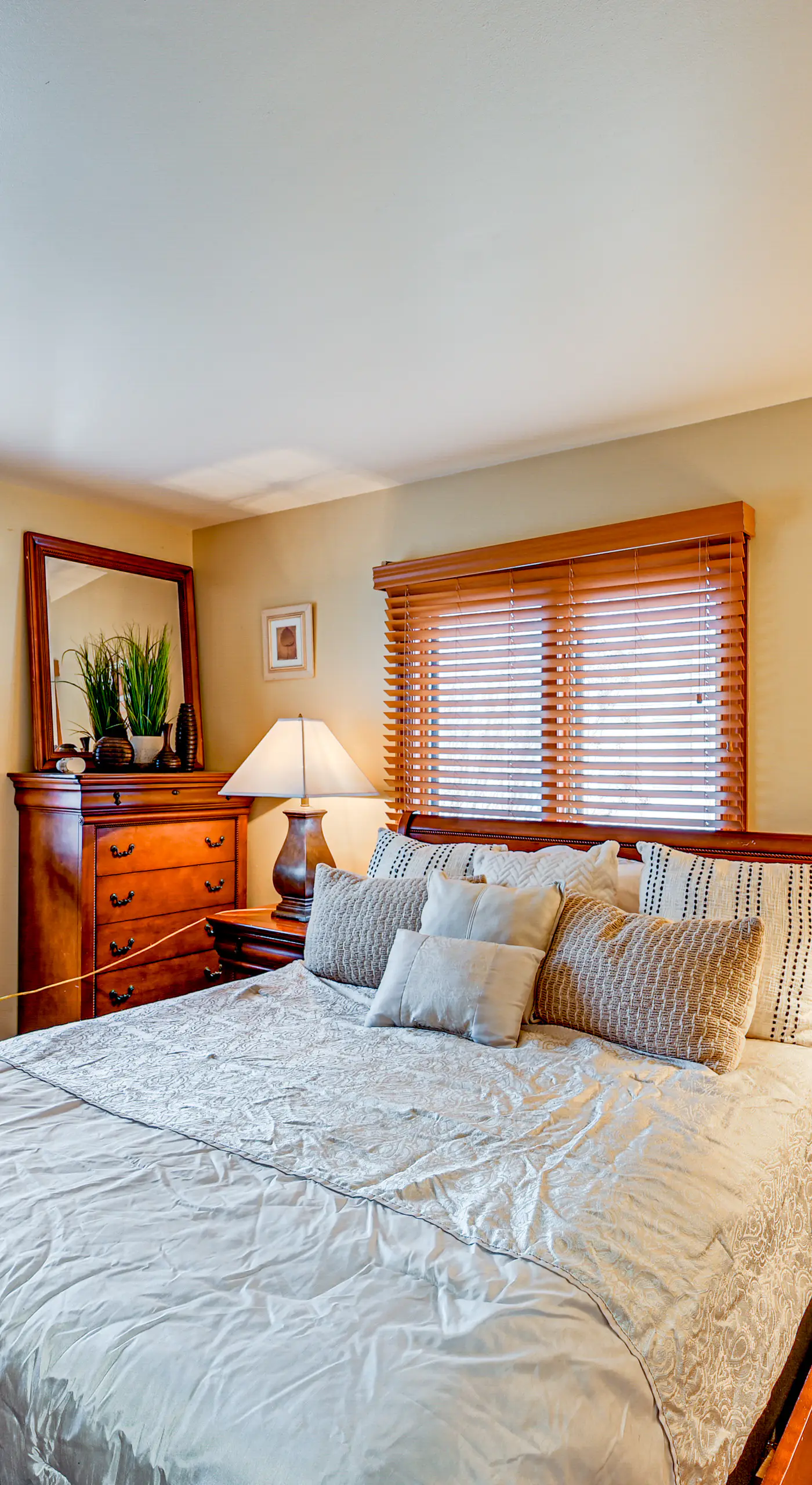 < 1 Mi to Ocean Gate Beach! Lovely Home w/ Hot Tub