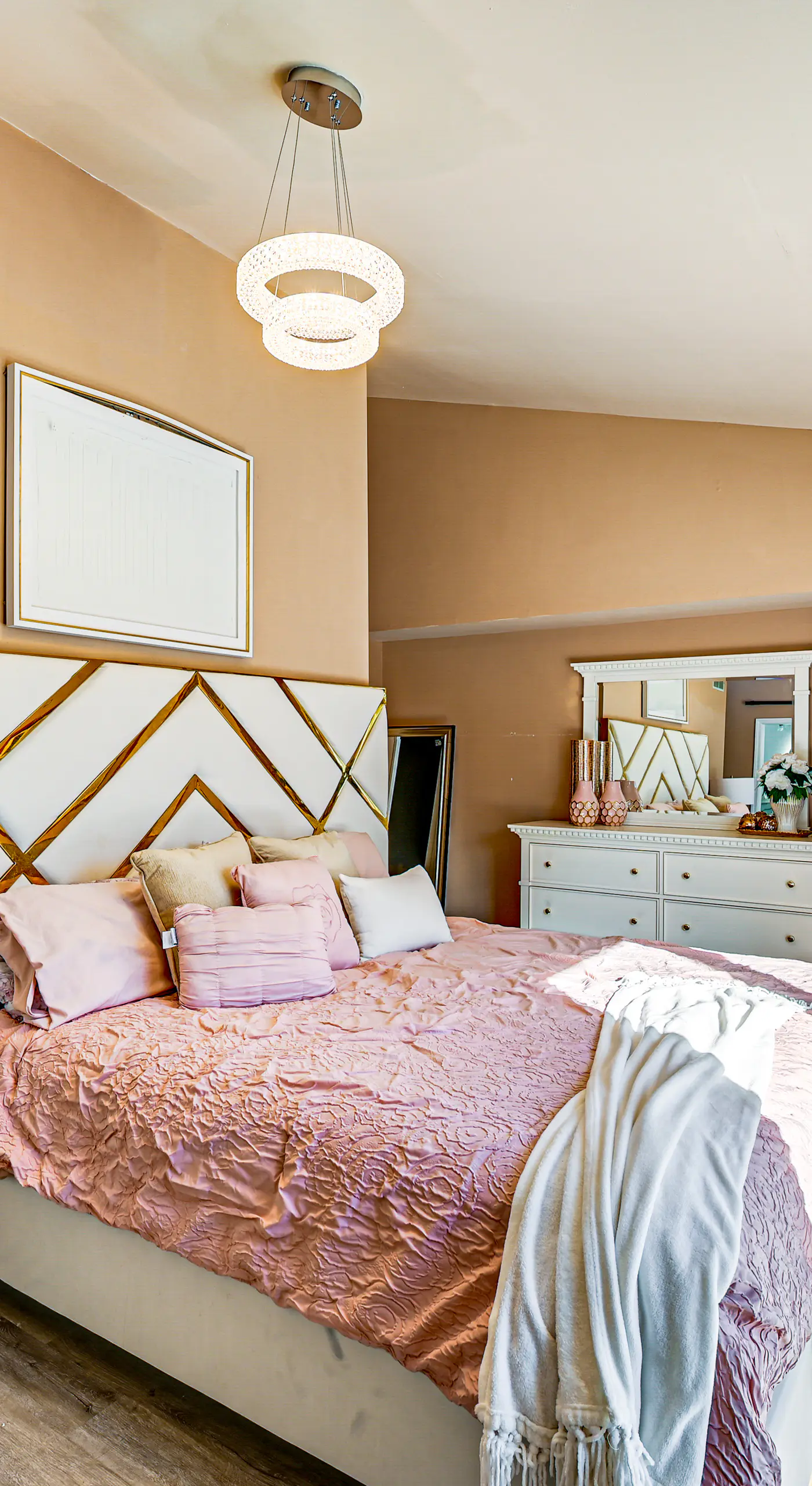 < 1 Mi to Ocean Gate Beach! Lovely Home w/ Hot Tub