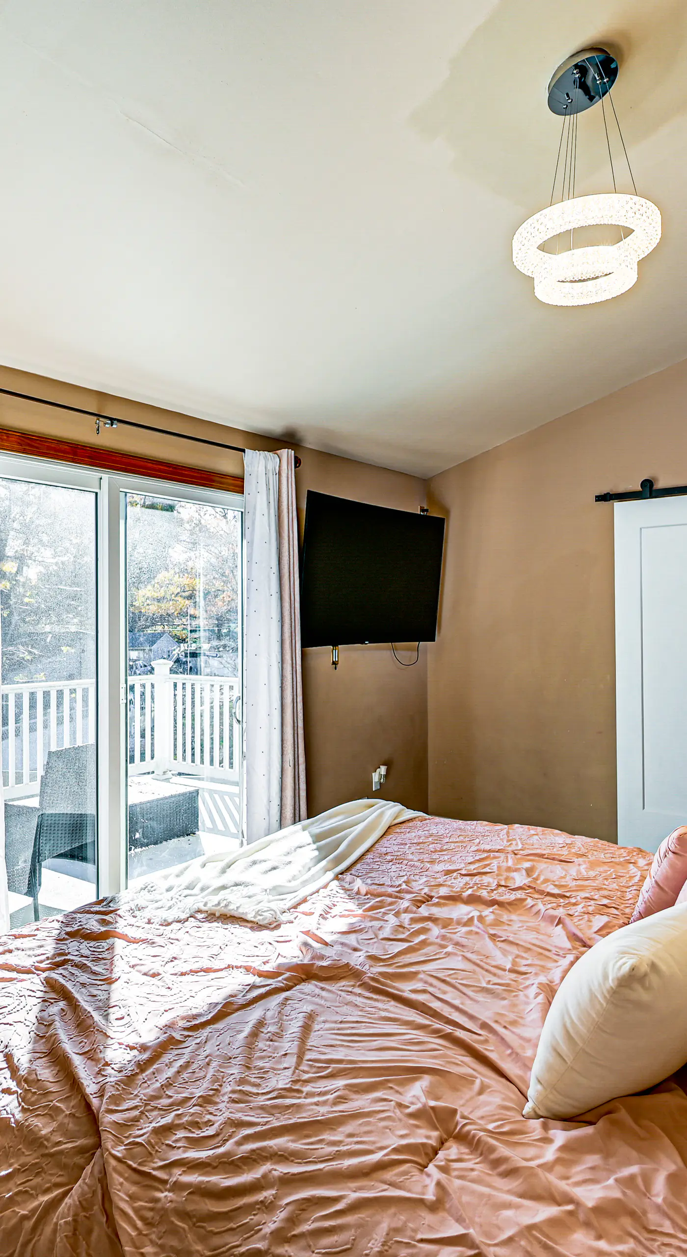 < 1 Mi to Ocean Gate Beach! Lovely Home w/ Hot Tub