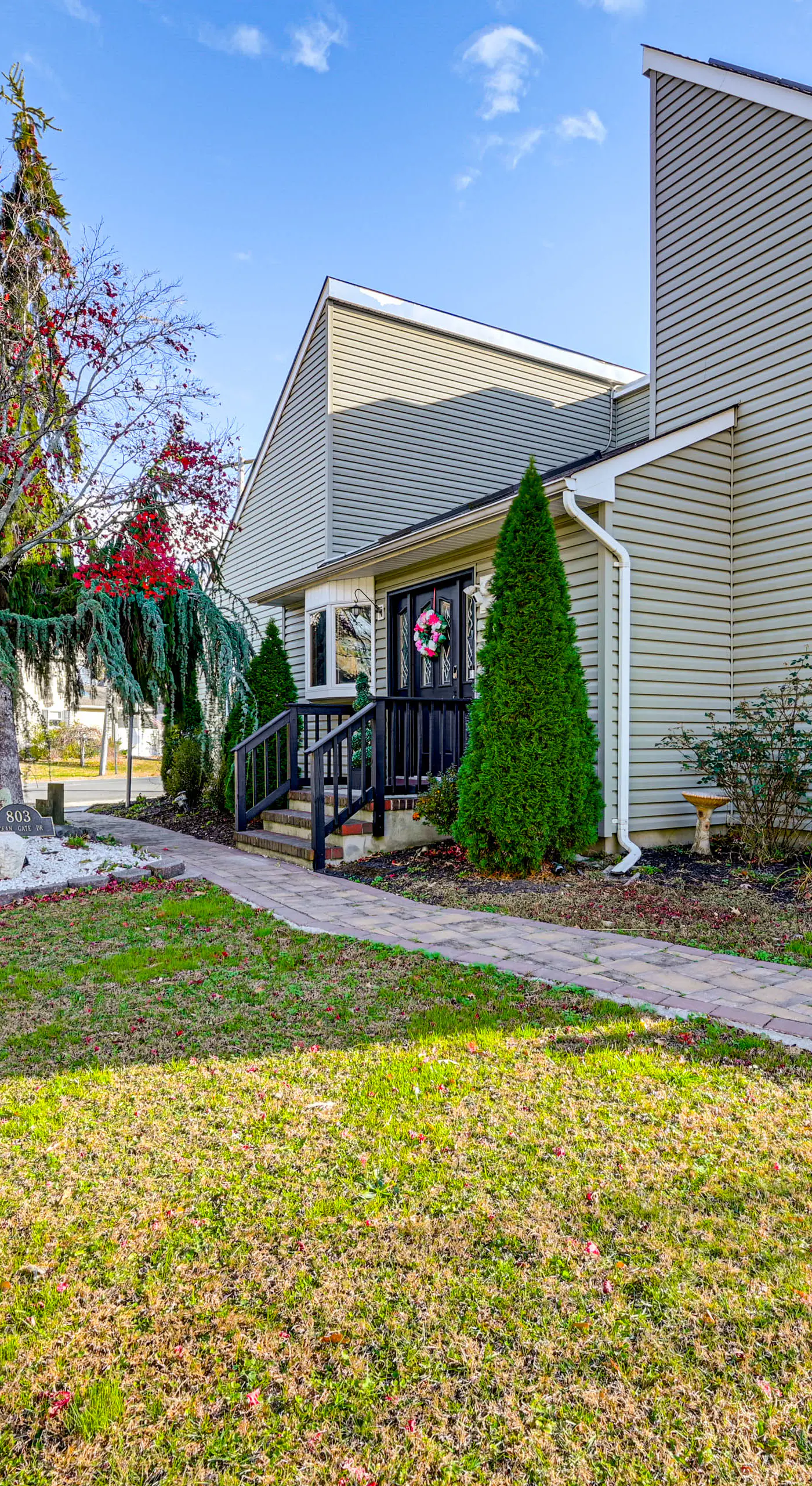 < 1 Mi to Ocean Gate Beach! Lovely Home w/ Hot Tub