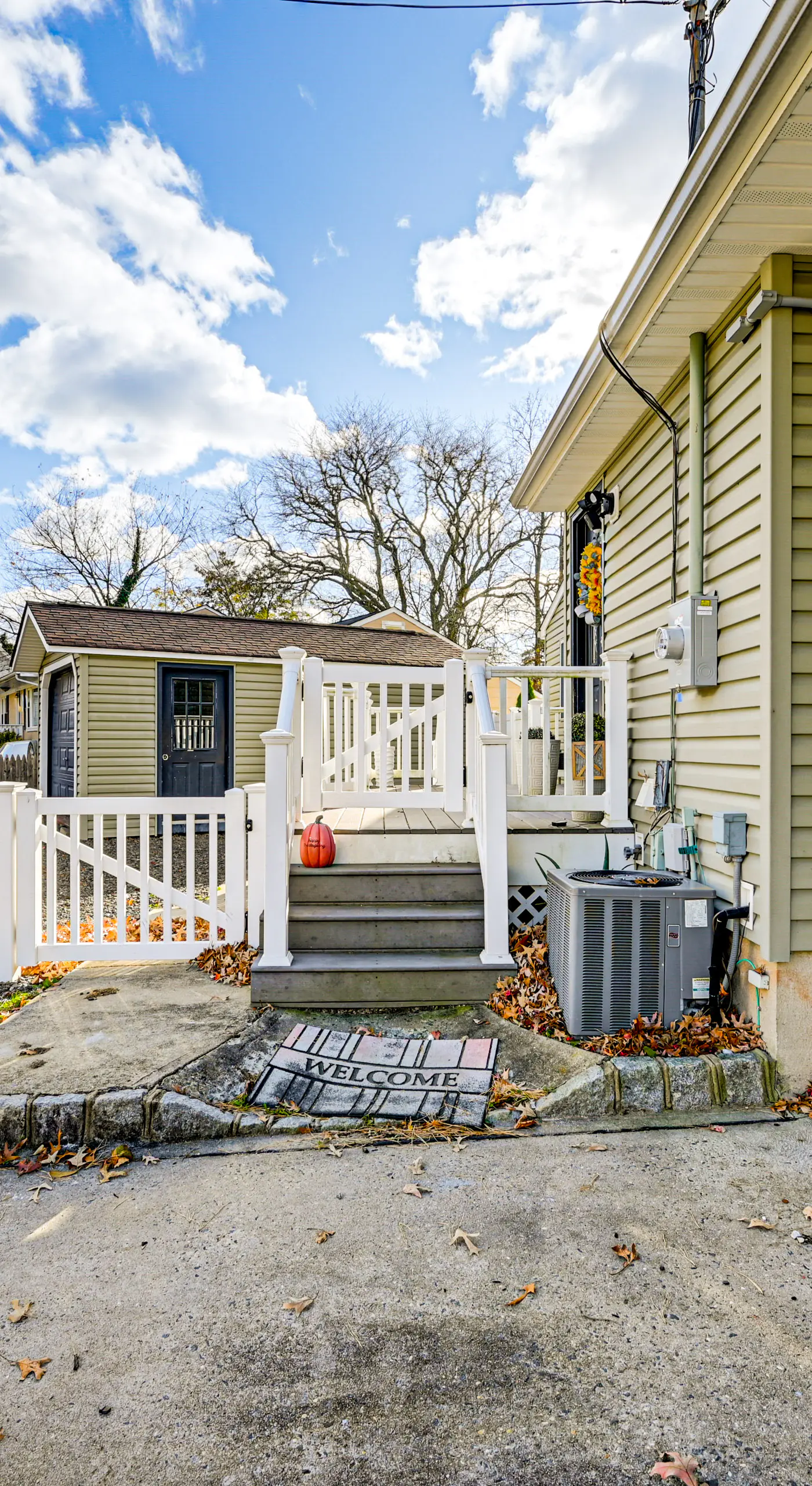 < 1 Mi to Ocean Gate Beach! Lovely Home w/ Hot Tub