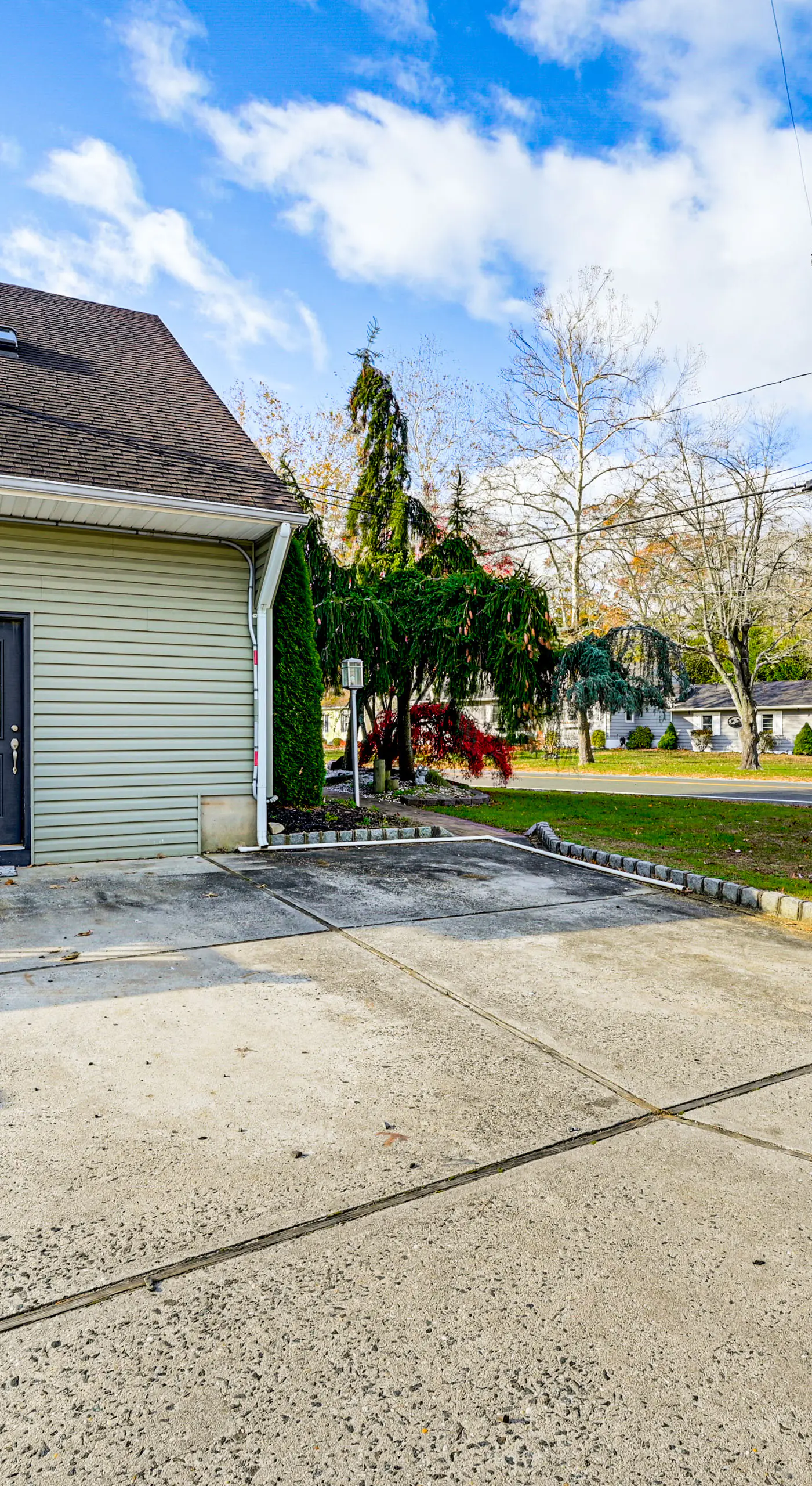 < 1 Mi to Ocean Gate Beach! Lovely Home w/ Hot Tub