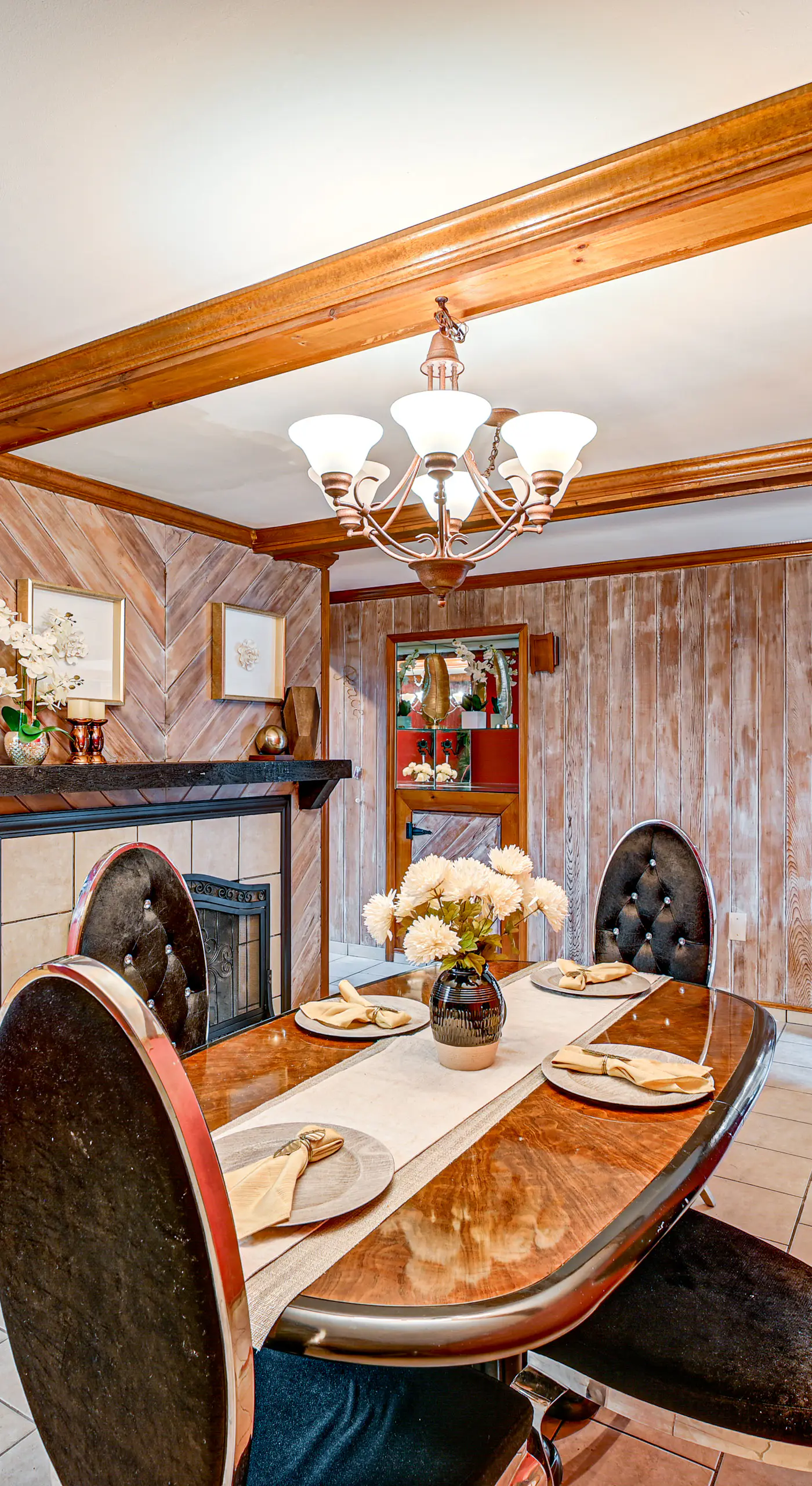 < 1 Mi to Ocean Gate Beach! Lovely Home w/ Hot Tub