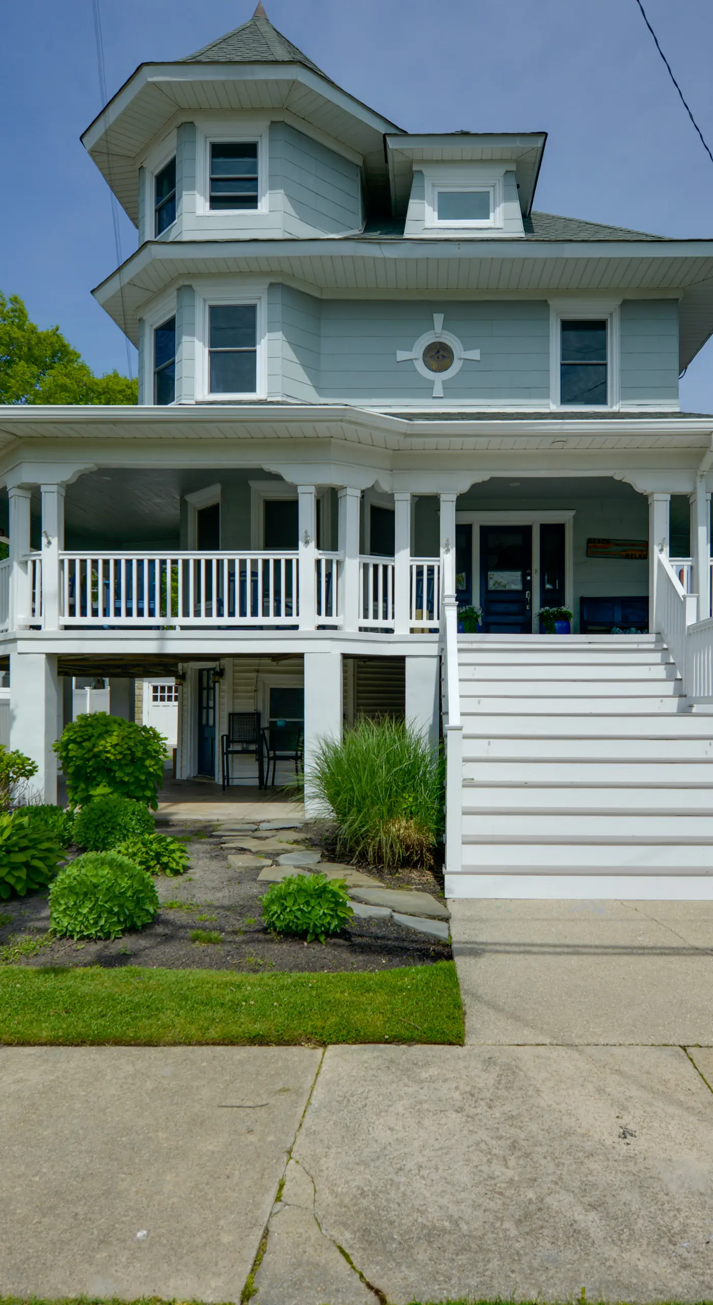 North Wildwood Home w/ Porch ~ 3 Blocks to Beach!