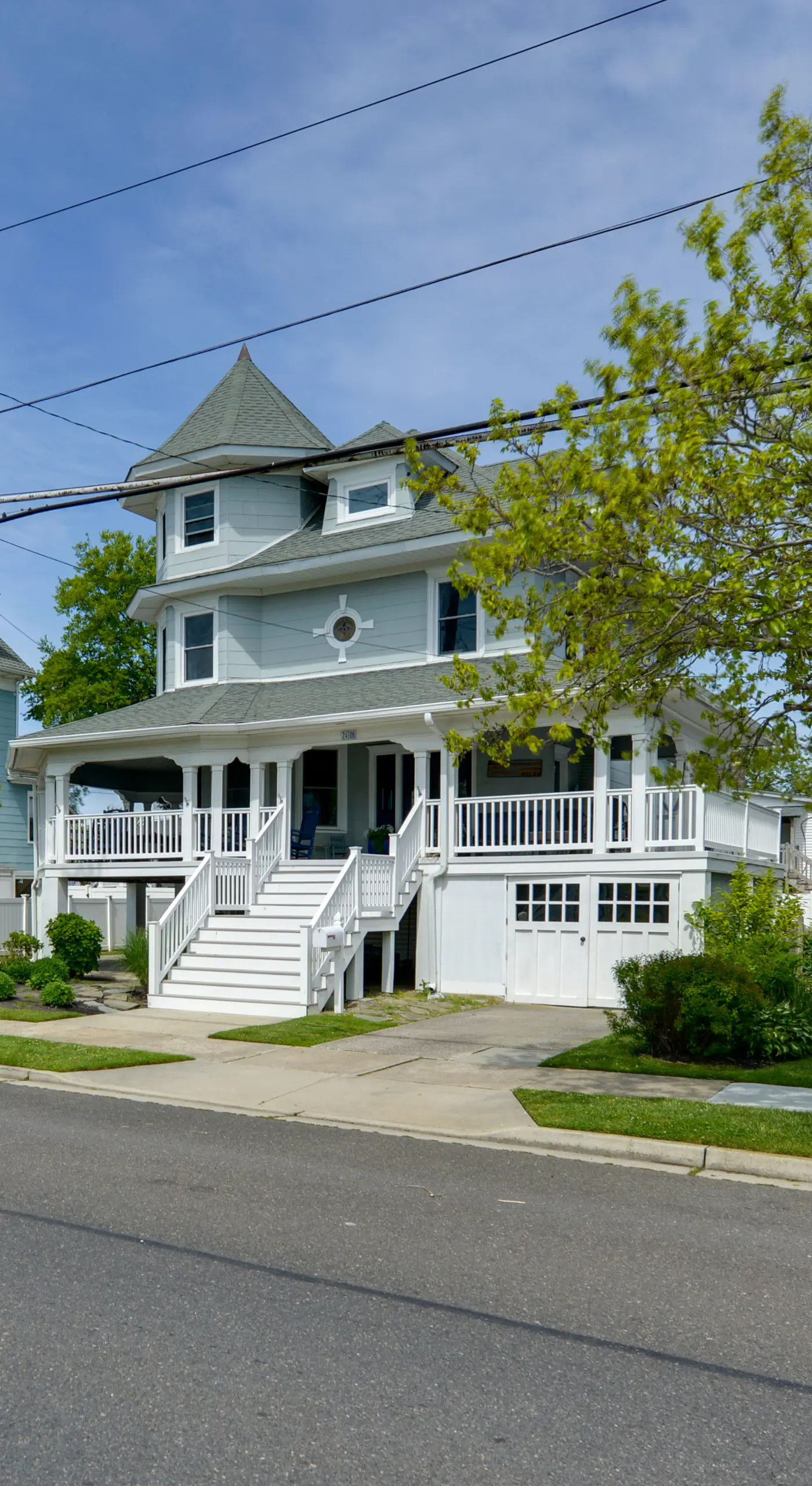 North Wildwood Home w/ Porch ~ 3 Blocks to Beach!