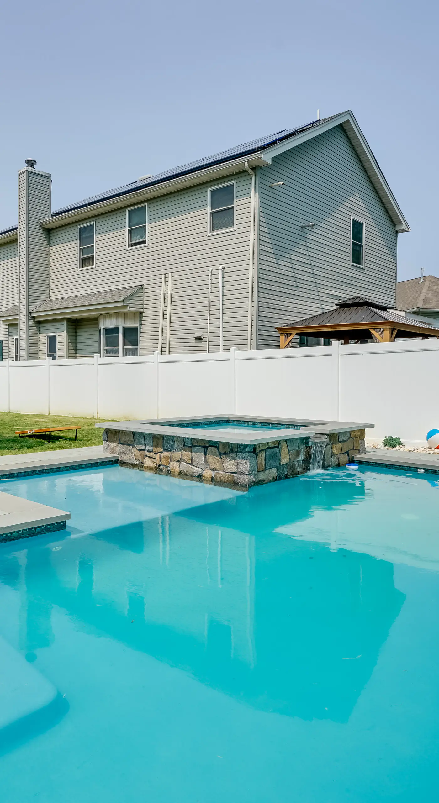 Gorgeous Keansburg Home w/ Pool: Walk to Beach!