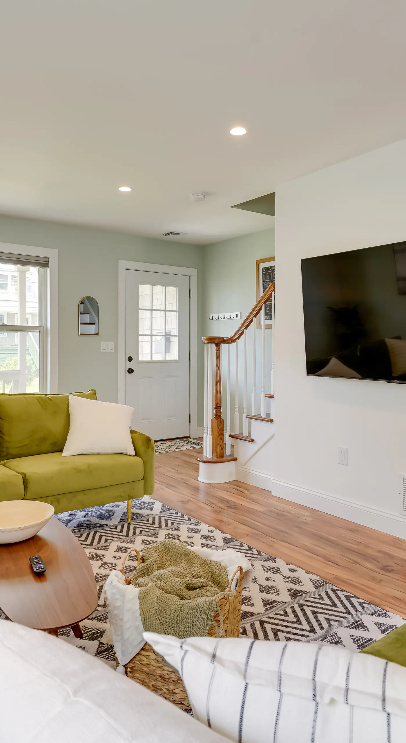 Gorgeous Keansburg Home w/ Pool: Walk to Beach!