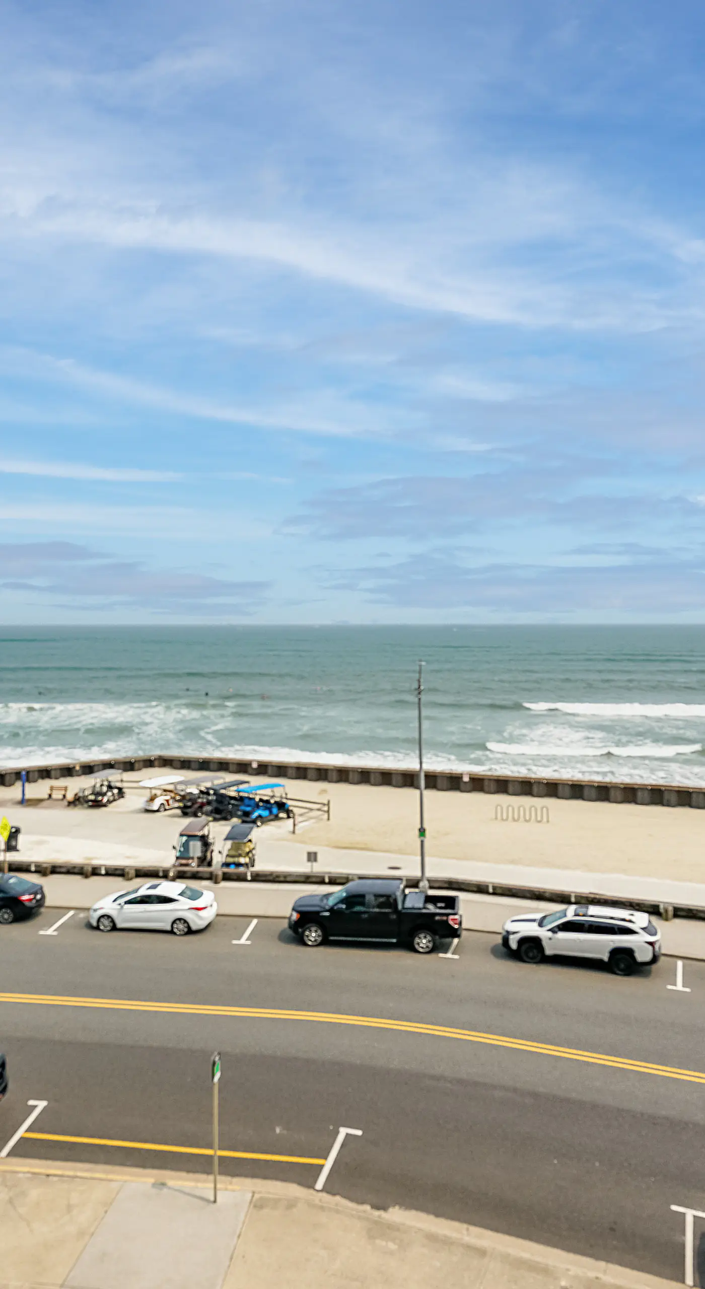 Beachfront Fourth-Floor Condo w/ Community Pool!