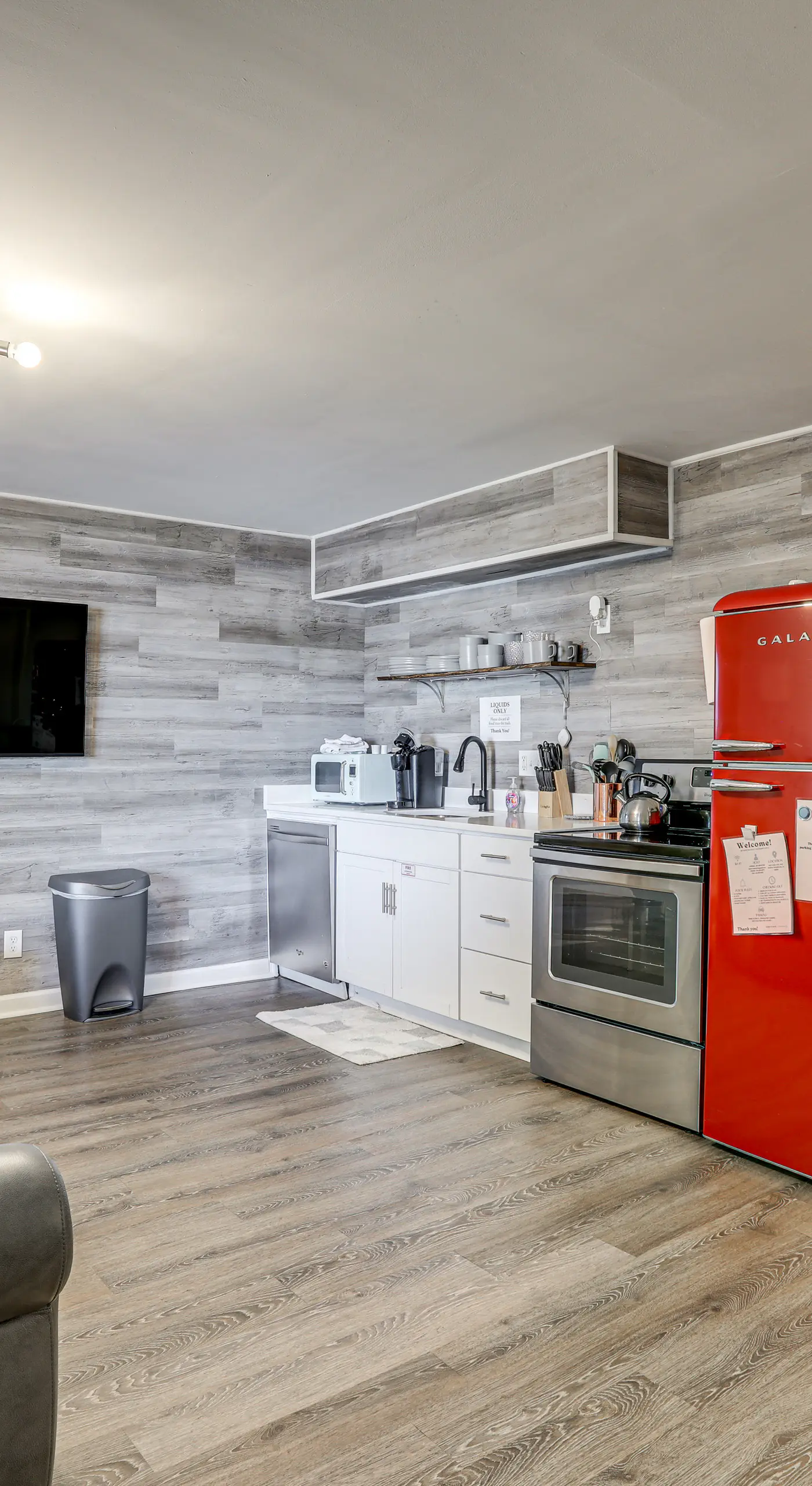 Wildwood Condo: Community Pool, Walk to Beach!