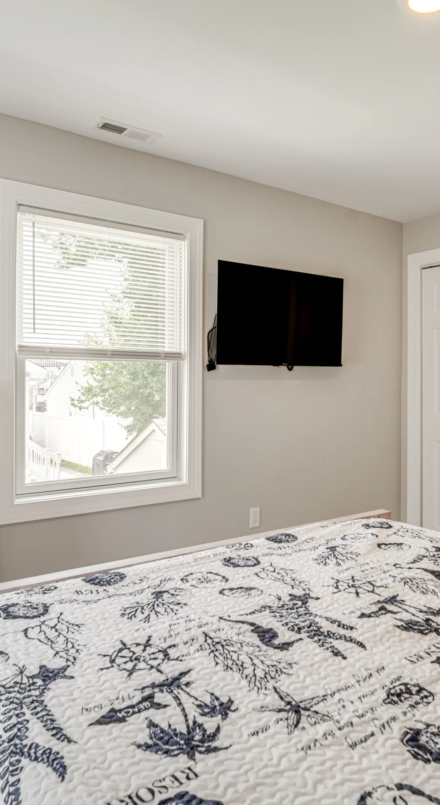 Newly Built North Wildwood Cottage, Walk to Beach!