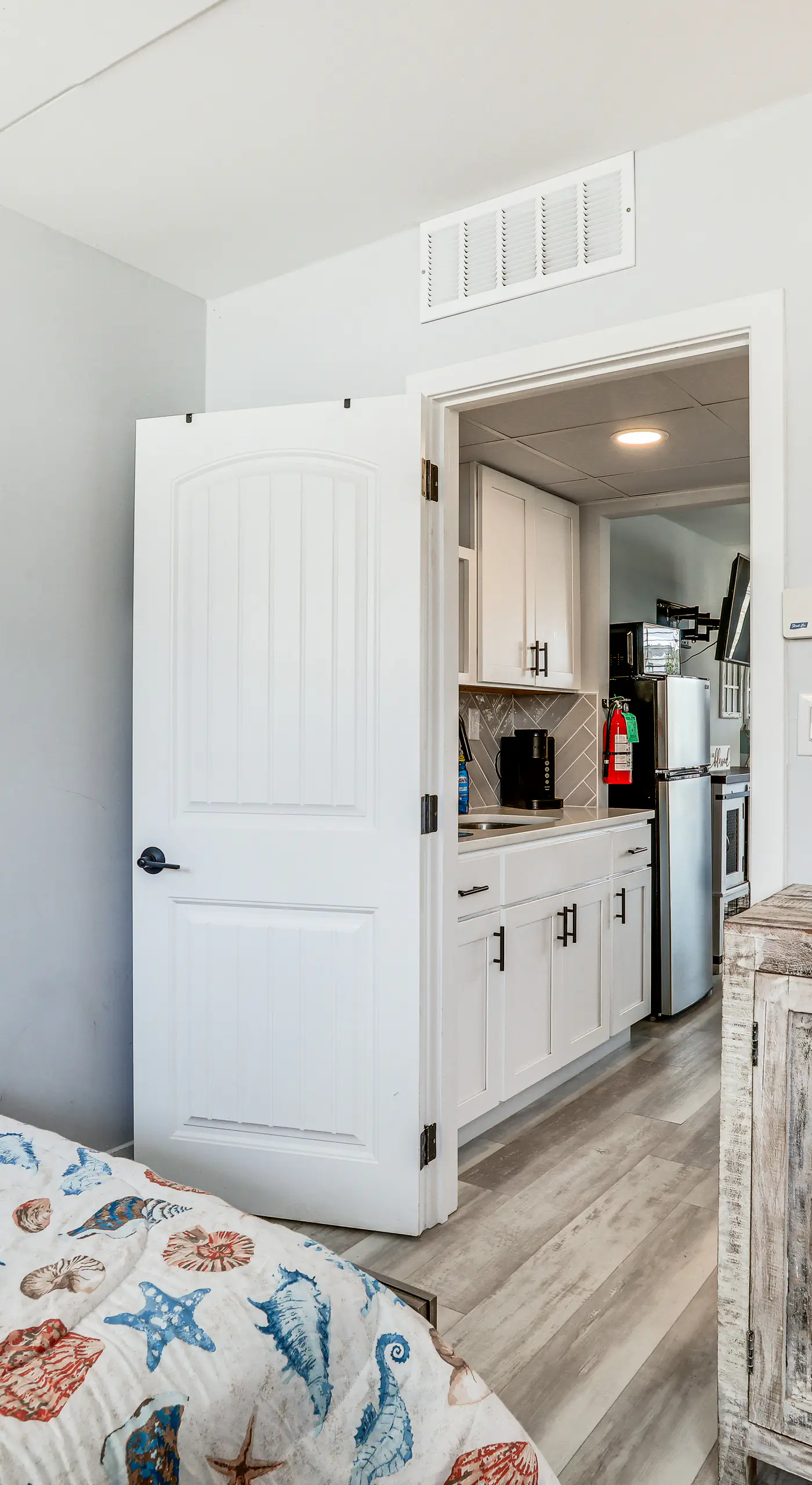 2 Blocks to Beach: Modern Condo in North Wildwood!