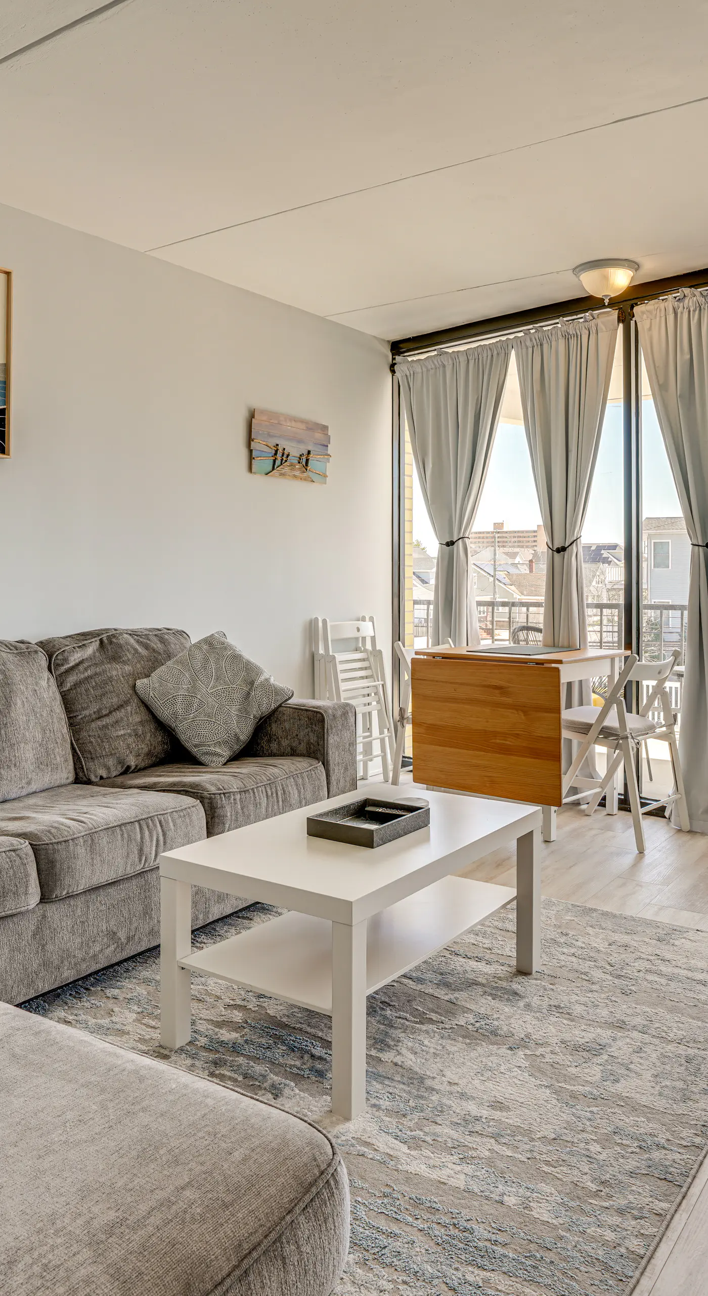 Walk to Beach: North Wildwood Condo w/ Pool Access