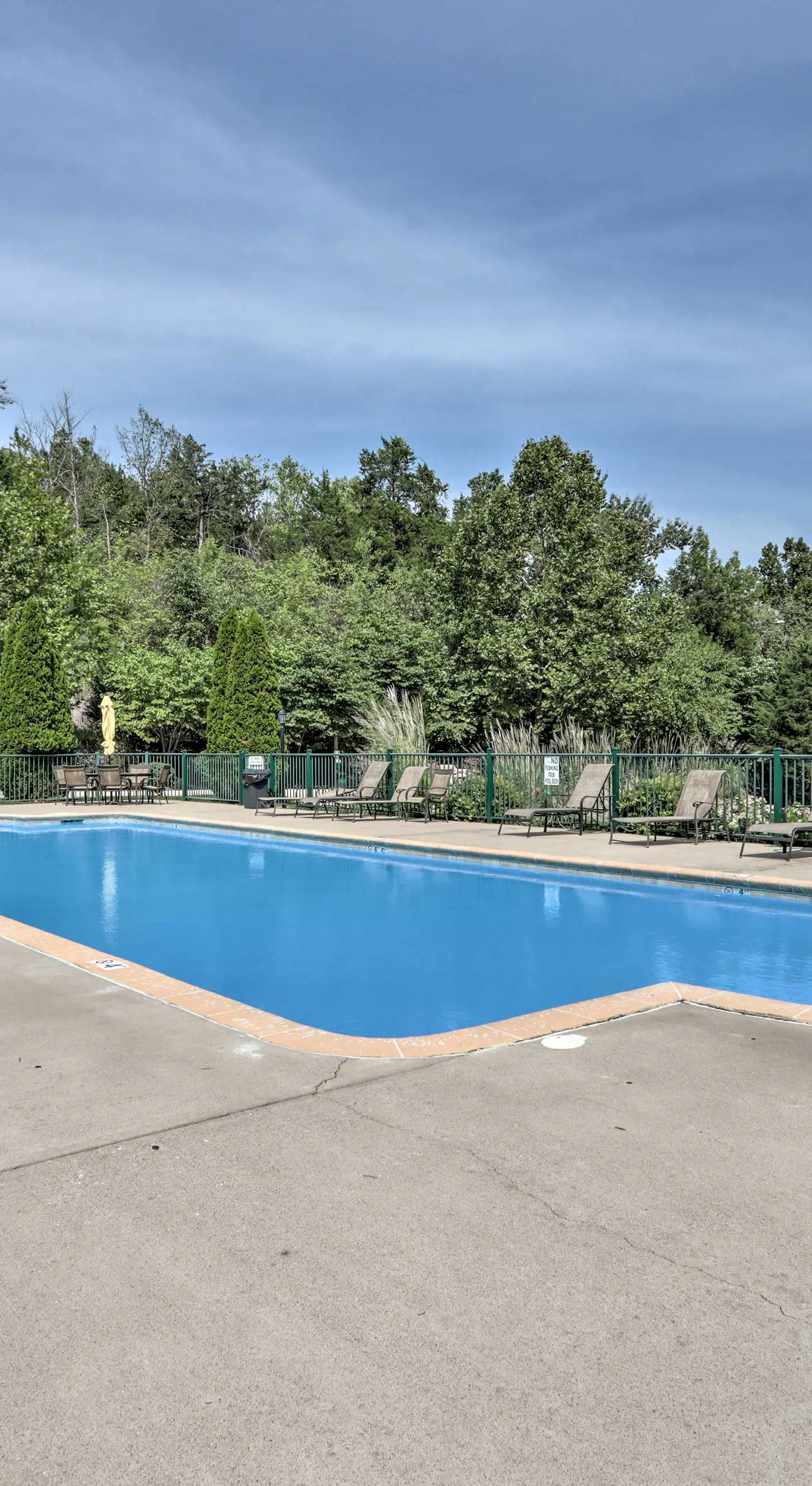 Balcony & Seasonal Pool: Lakefront Ozark Condo