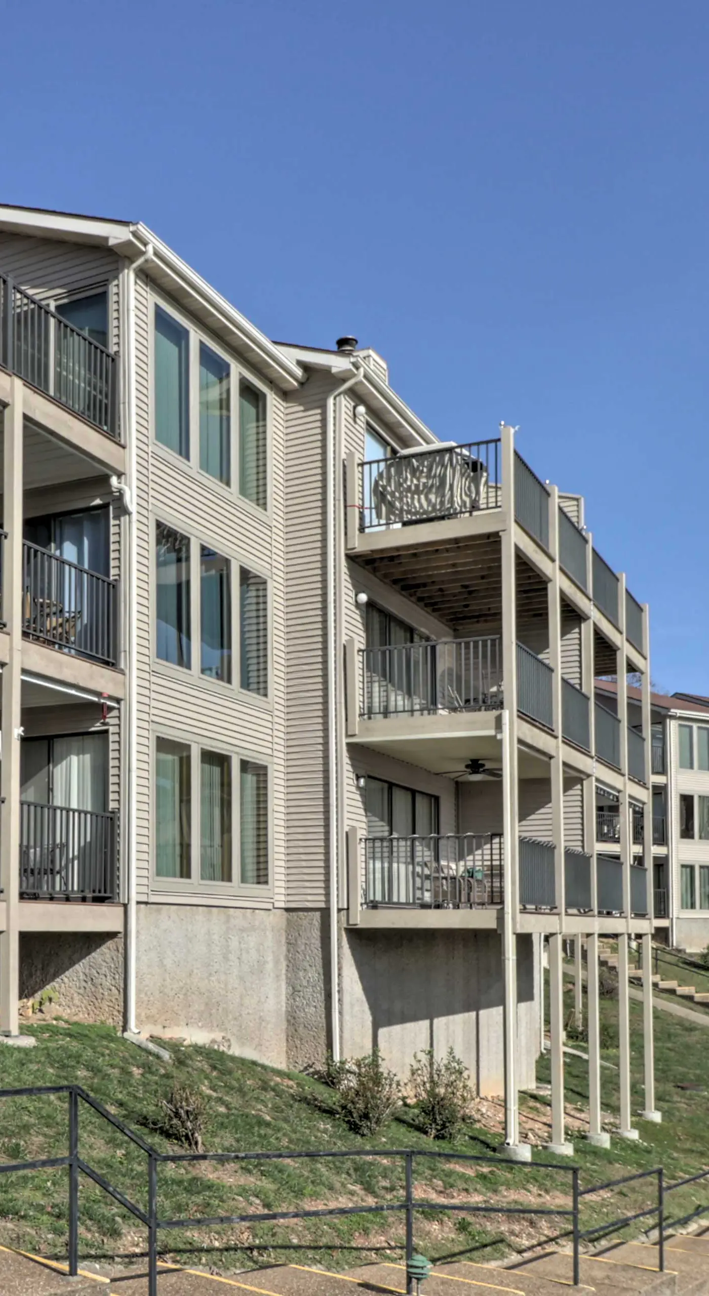 Pool + Fishing Docks: Couple's Lake Ozark Condo