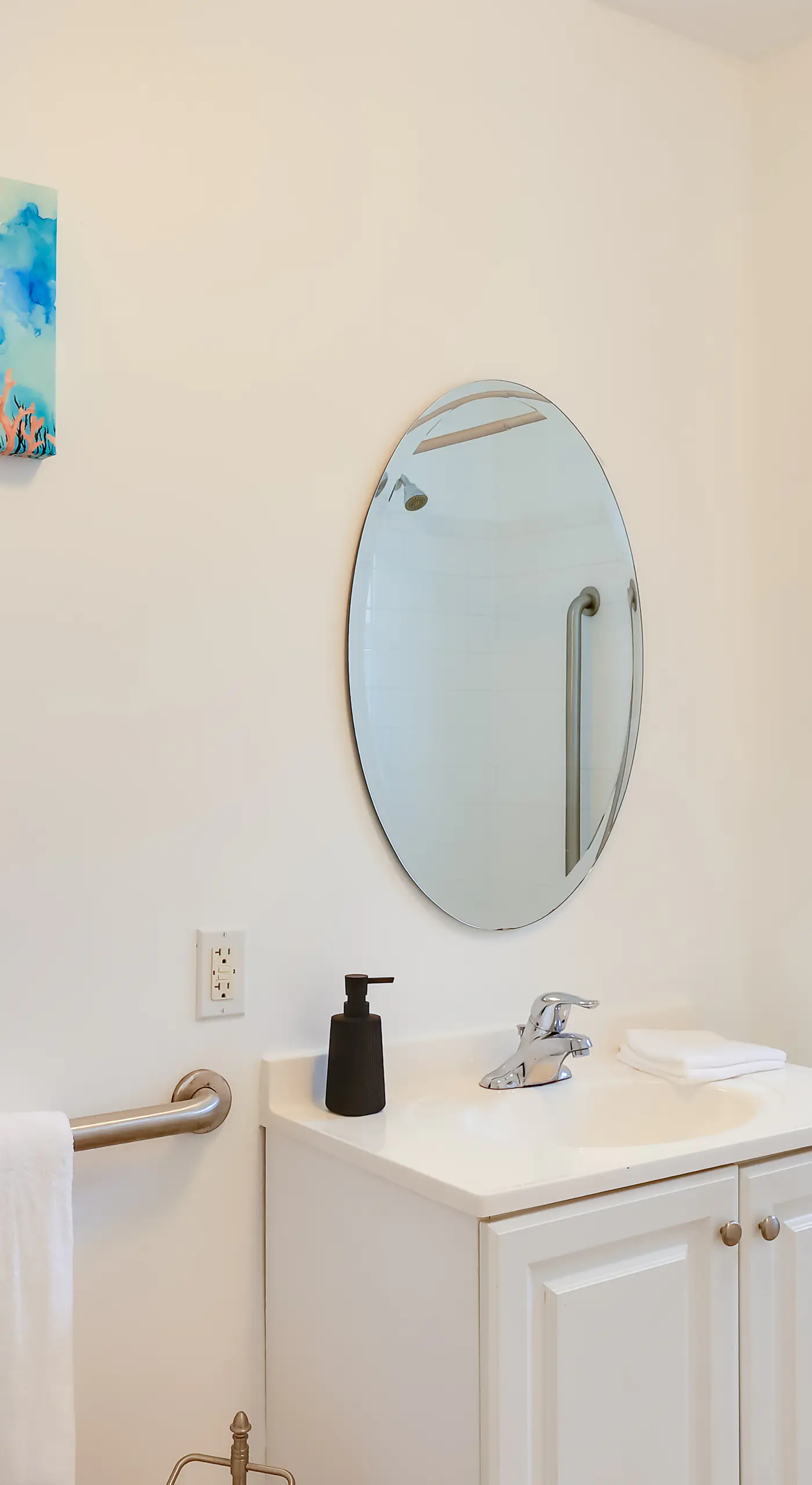 Walk to Downtown & Beach: Ocean Grove Apartment!