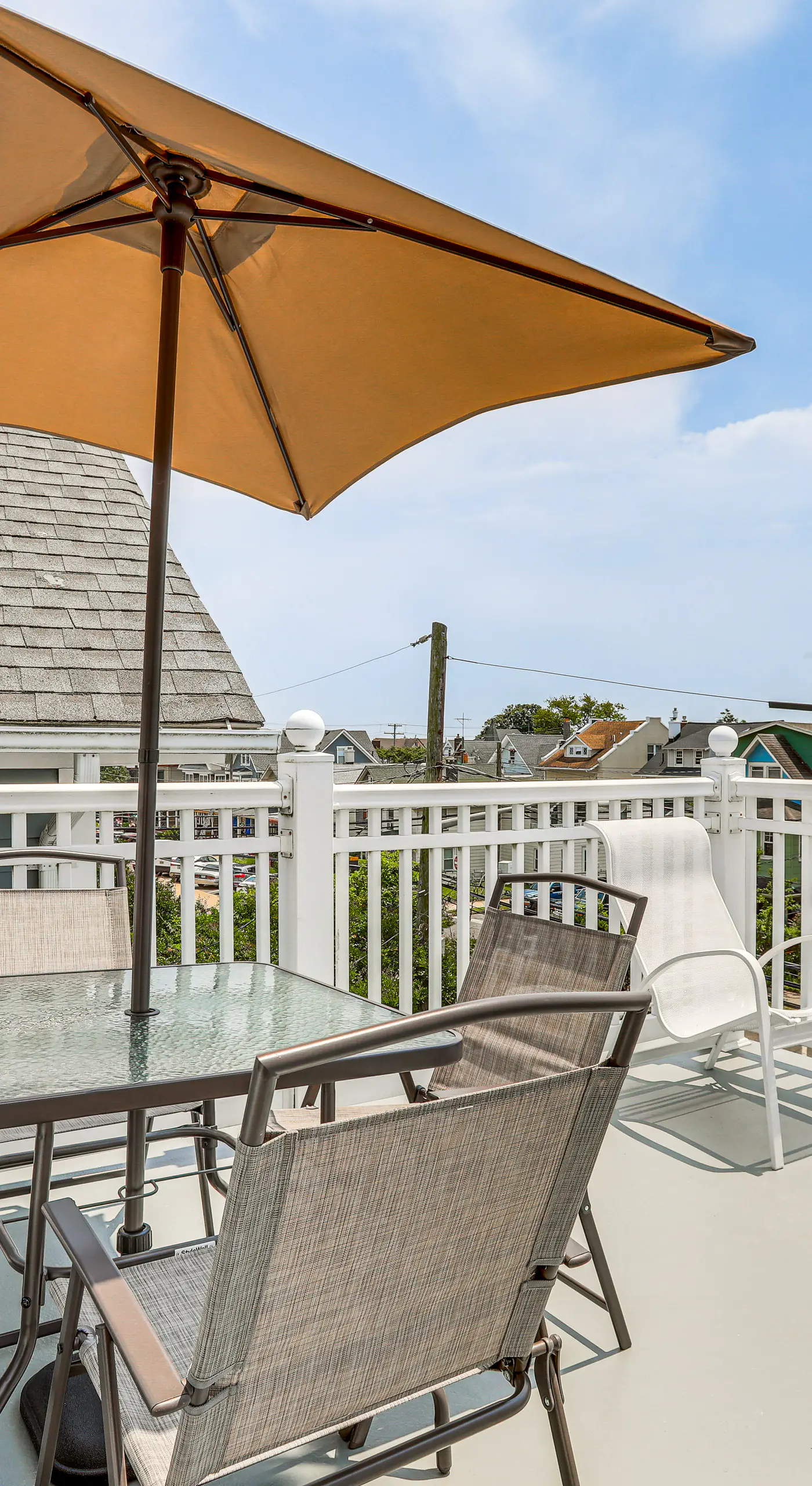 Stroll to Ocean Grove Boardwalk & Beach: Sleek Apt