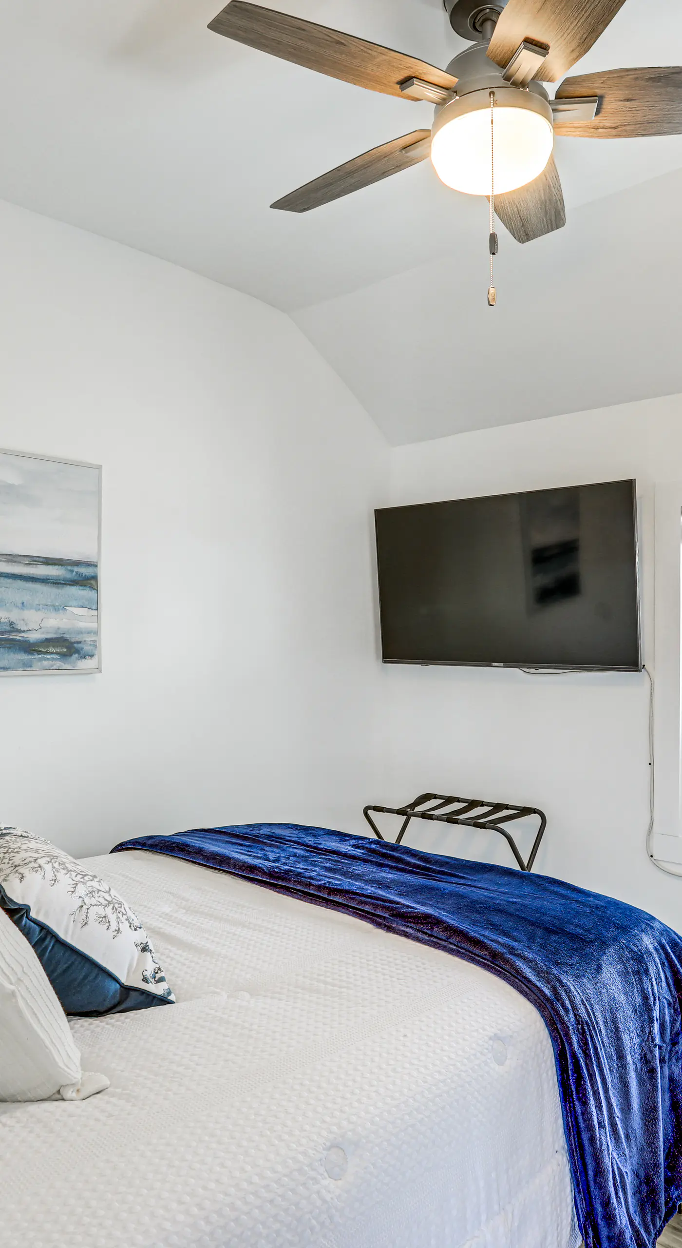 Stroll to Ocean Grove Boardwalk & Beach: Sleek Apt