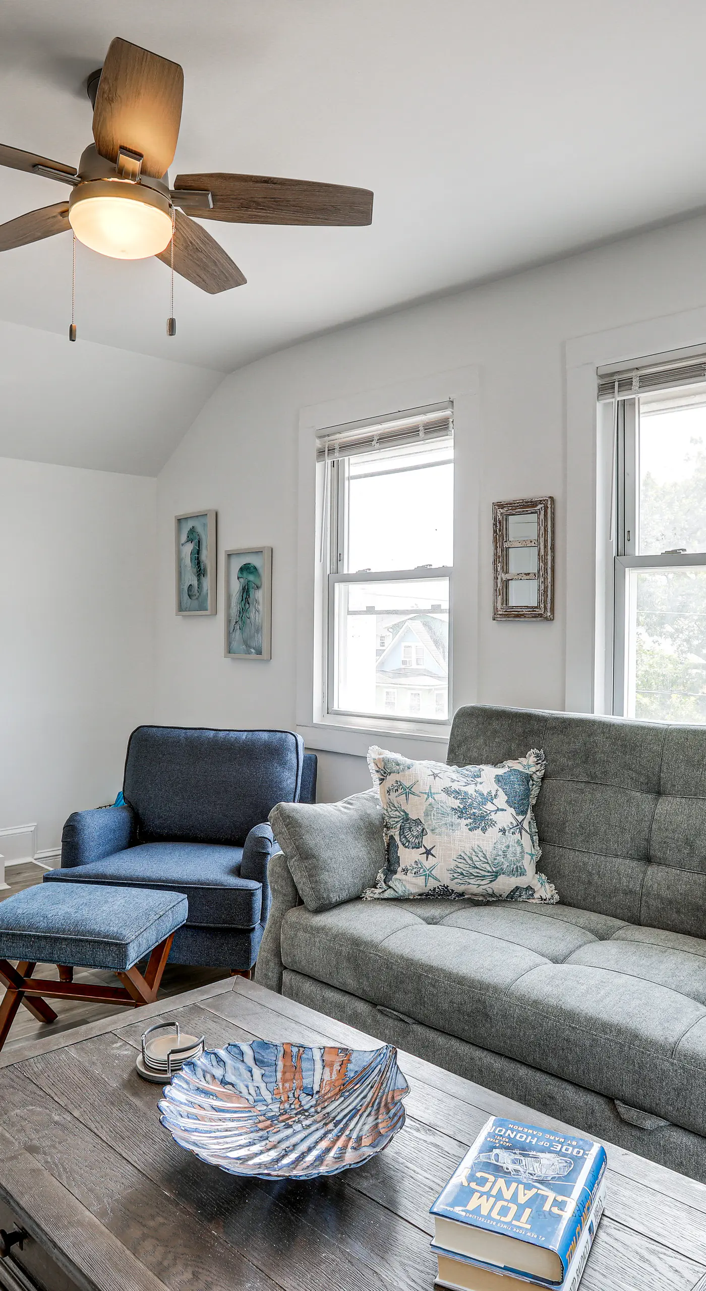 Stroll to Ocean Grove Boardwalk & Beach: Sleek Apt