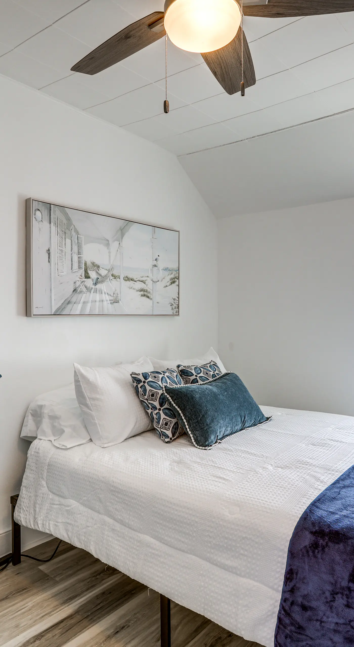 Stroll to Ocean Grove Boardwalk & Beach: Sleek Apt