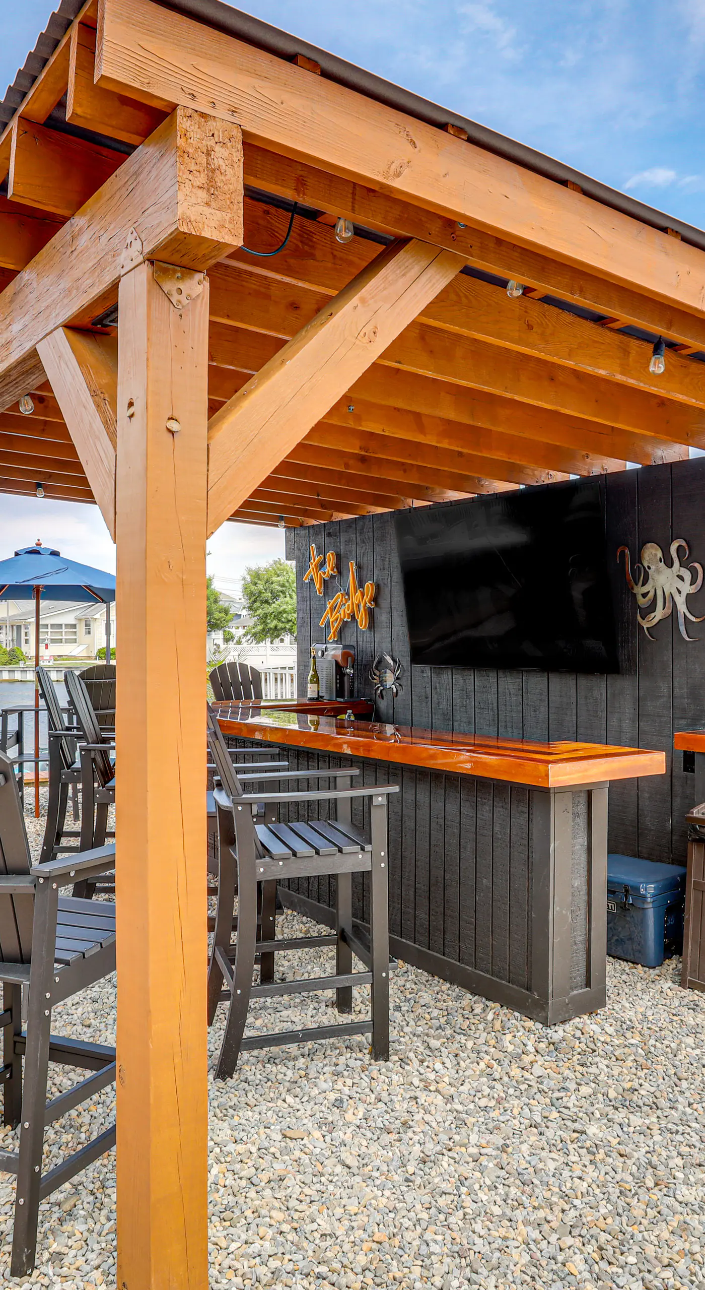 Canal-Front Backyard Oasis! Jersey Shore Retreat