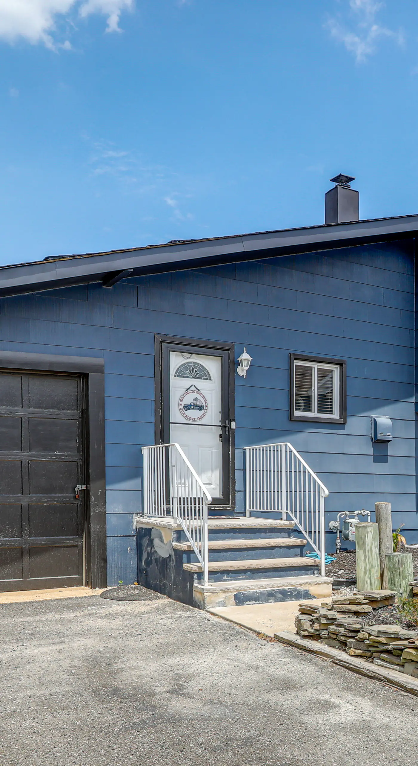 Canal-Front Backyard Oasis! Jersey Shore Retreat