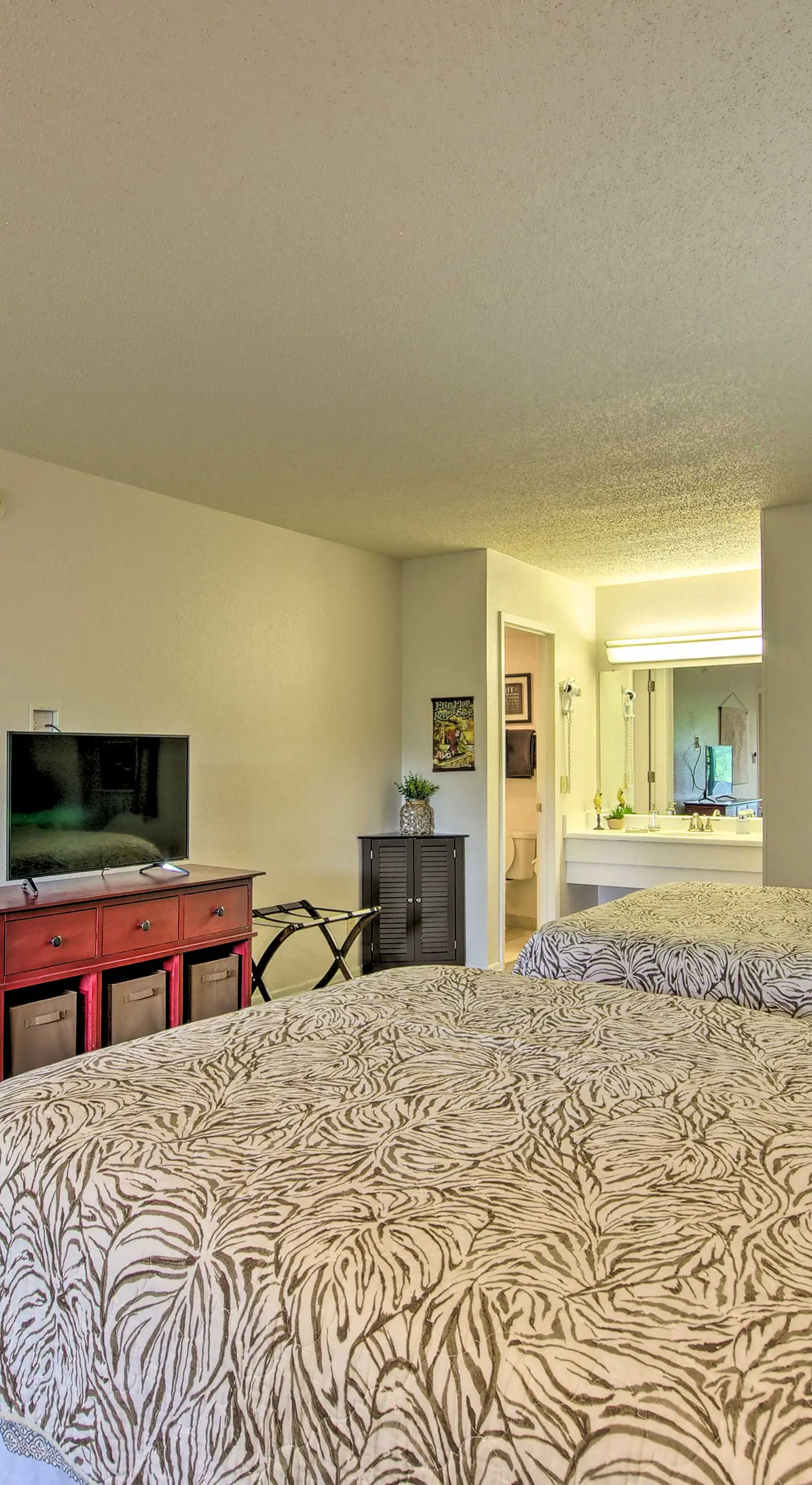 Osage Beach Home w/ Private Hot Tub: Near Lake!