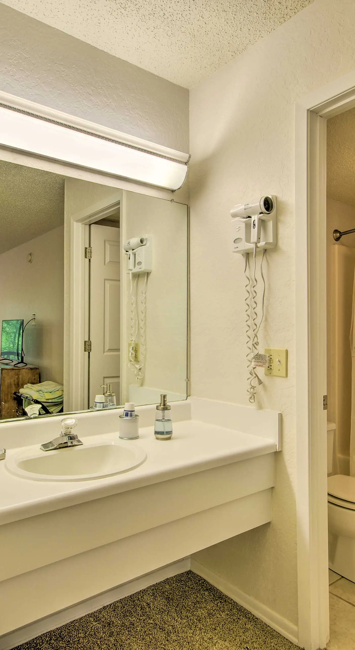 Osage Beach Home w/ Private Hot Tub: Near Lake!