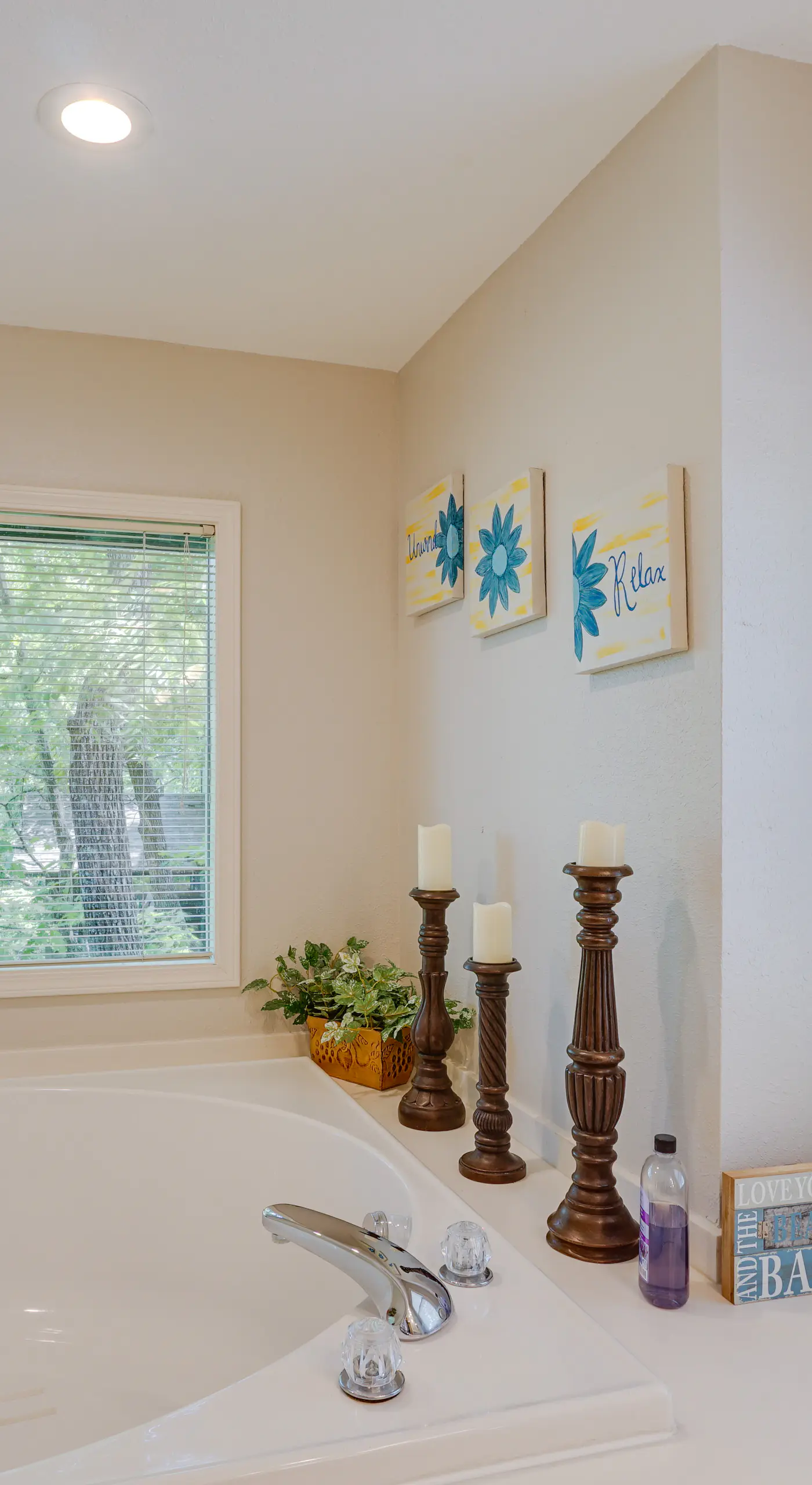 Getaway w/ Hot Tub in Margaritaville Lake Resort!