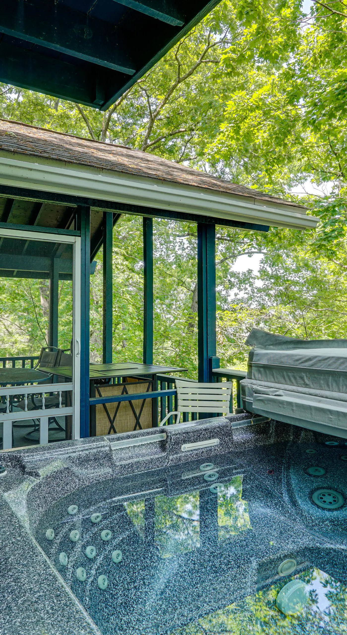 Getaway w/ Hot Tub in Margaritaville Lake Resort!