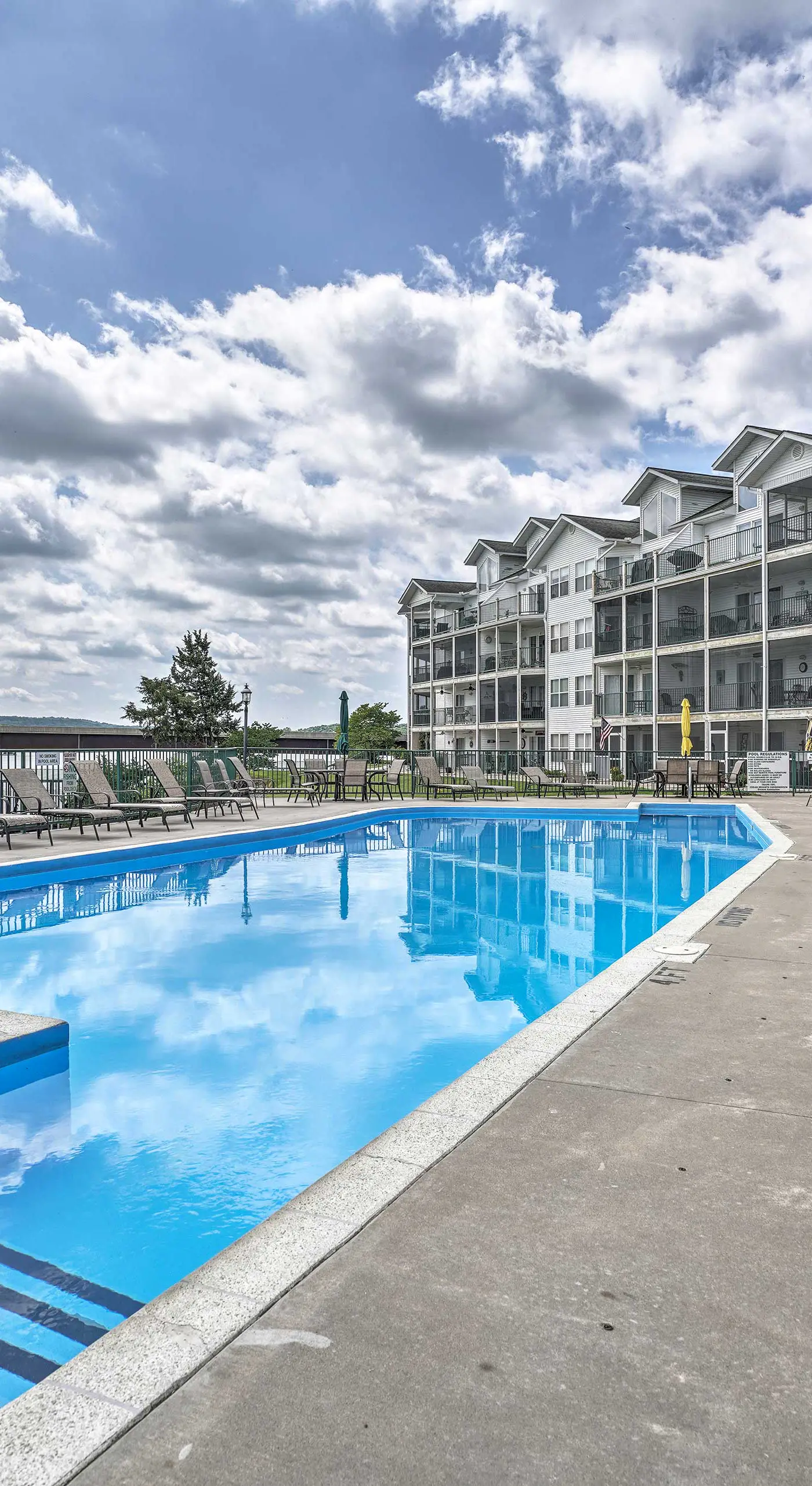 2 Pools! Group-Friendly Unit on Lake of the Ozarks