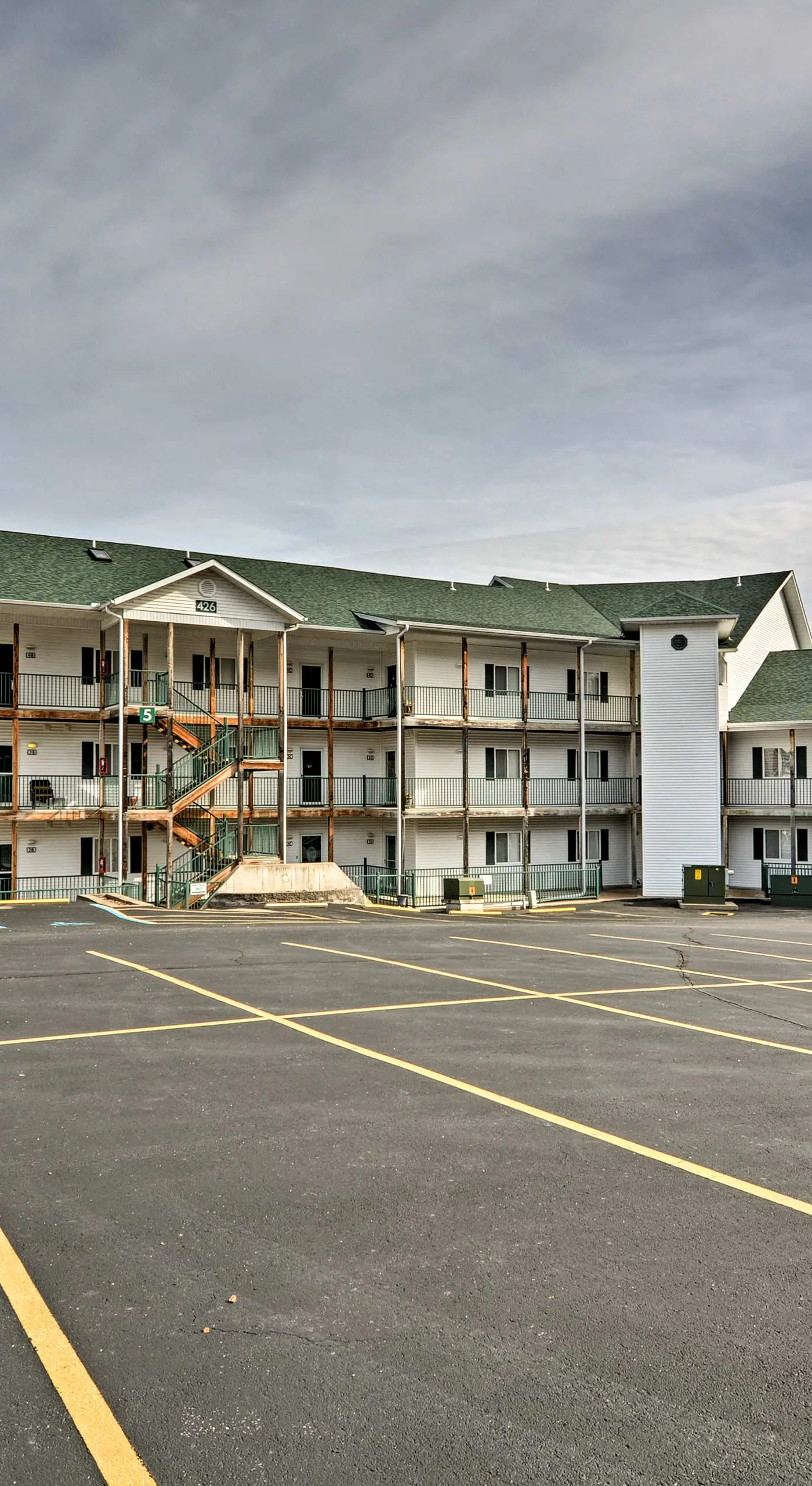 2 Pools! Group-Friendly Unit on Lake of the Ozarks